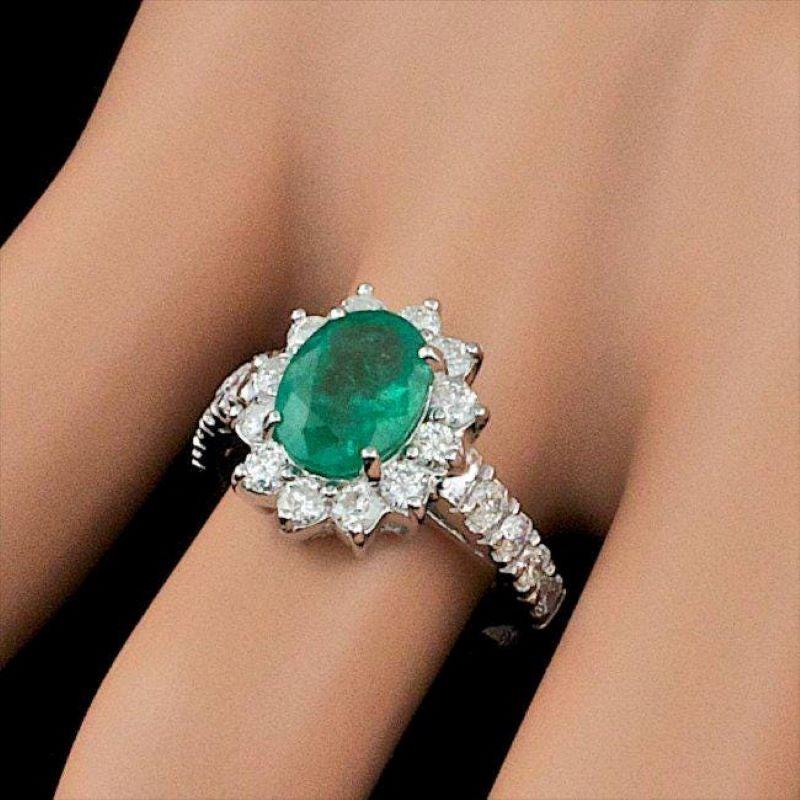 Mixed Cut 2.80 Carat Natural Emerald & Diamond 14k Solid White Gold Ring For Sale