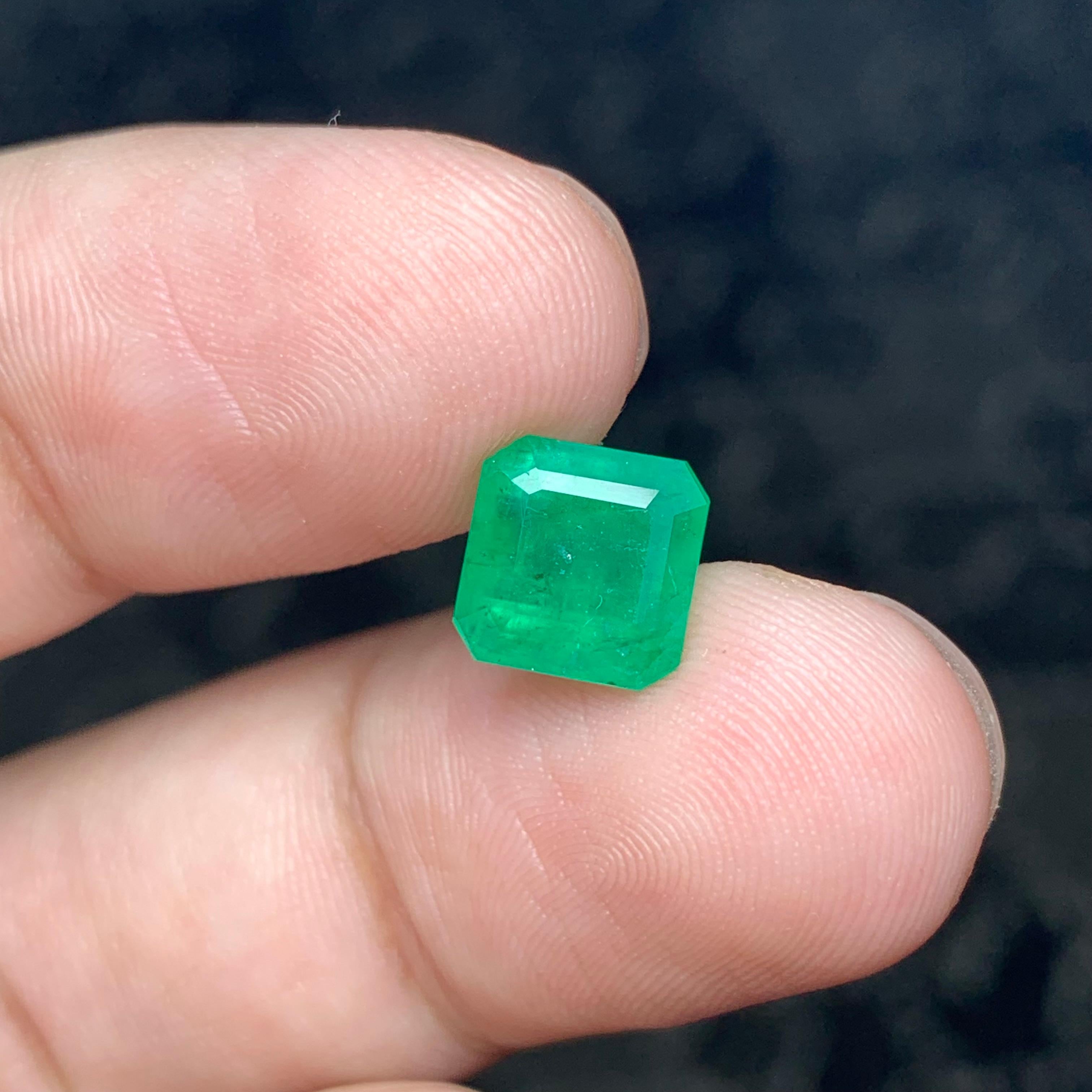 Best Quality 2.80 Carat Natural Loose Emerald Gemstone May Birthstone  For Sale 6