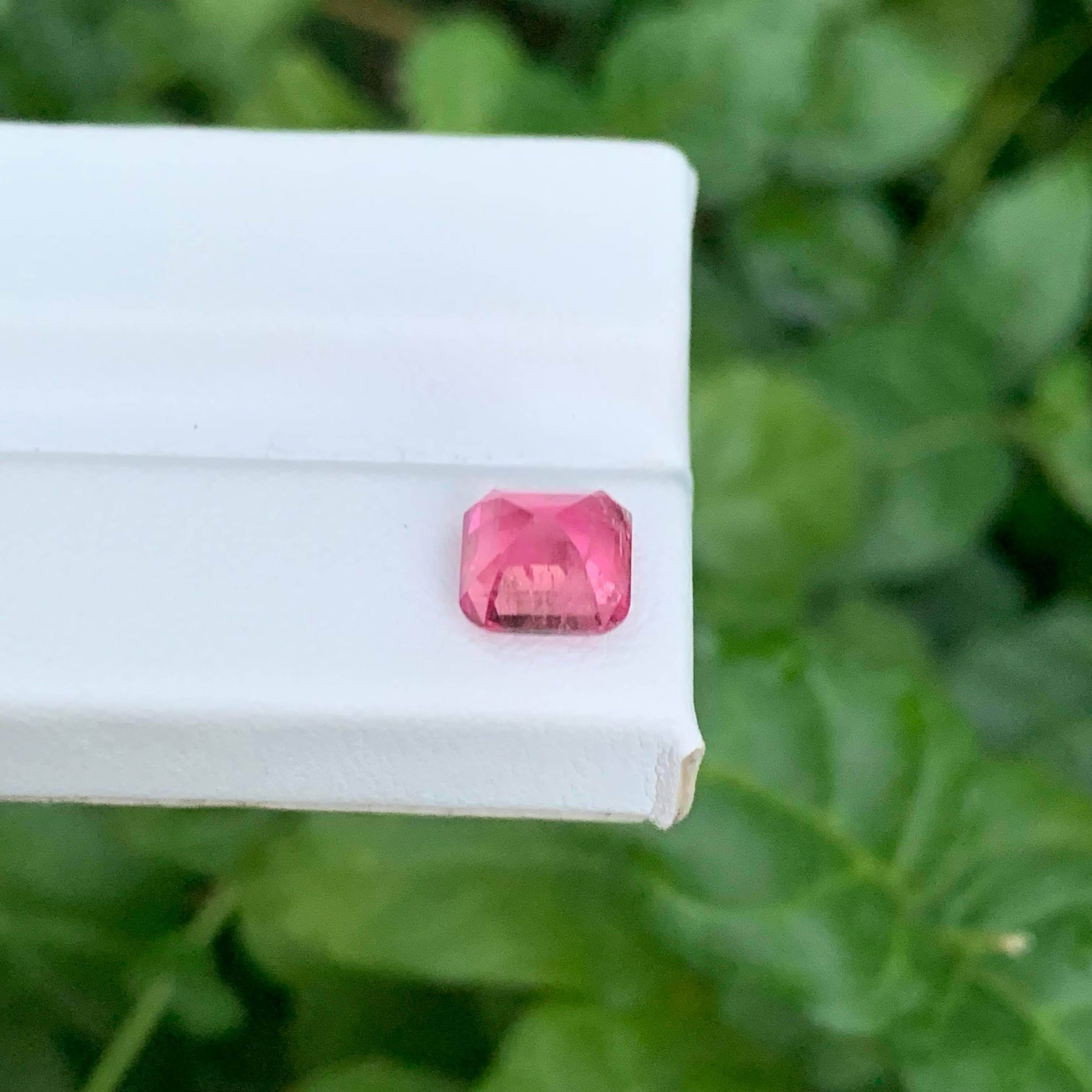 Moderno 2,80 carati di tormalina rosa calda naturale sfusa con taglio a cuscino Gemma afgana in vendita