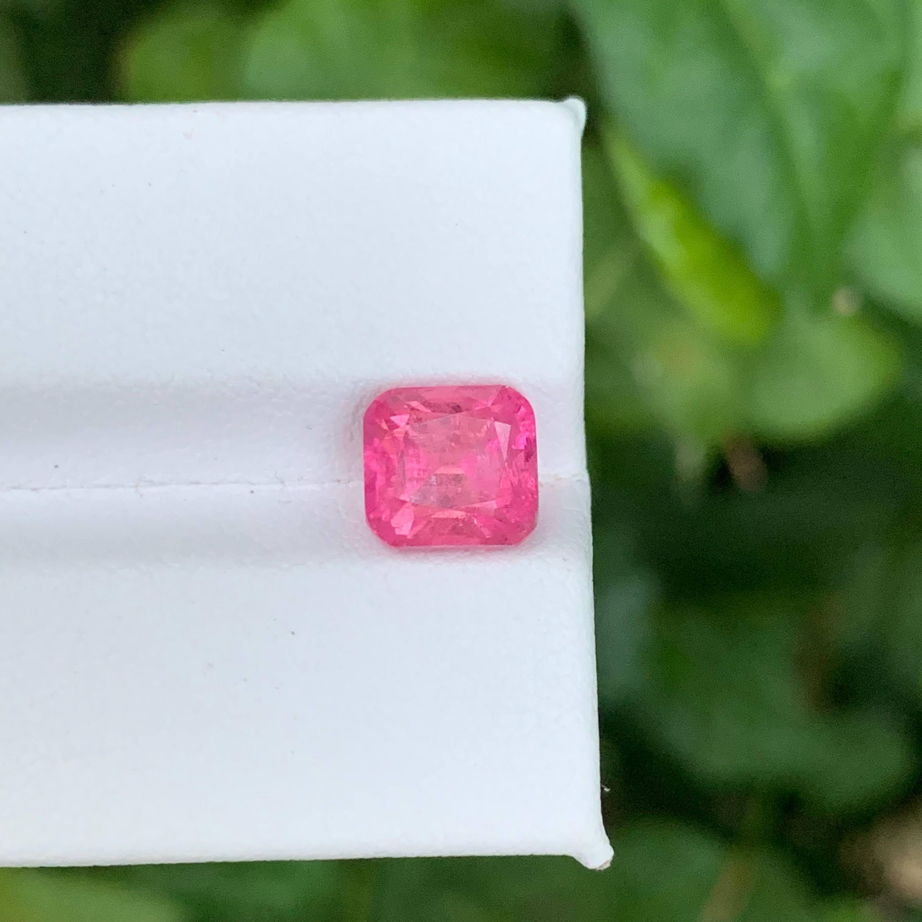 2,80 carati di tormalina rosa calda naturale sfusa con taglio a cuscino Gemma afgana in vendita 1
