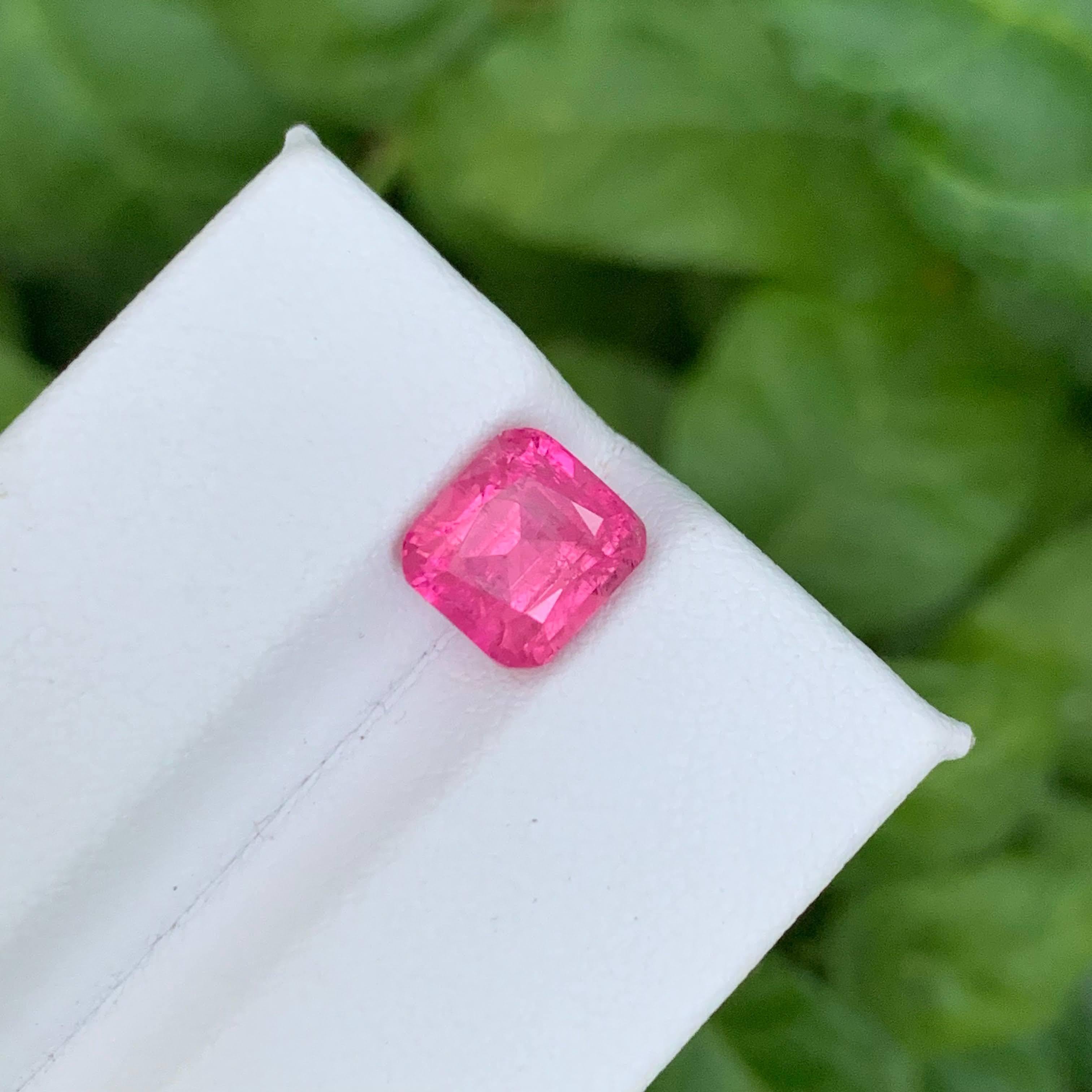 2,80 carati di tormalina rosa calda naturale sfusa con taglio a cuscino Gemma afgana in vendita 3