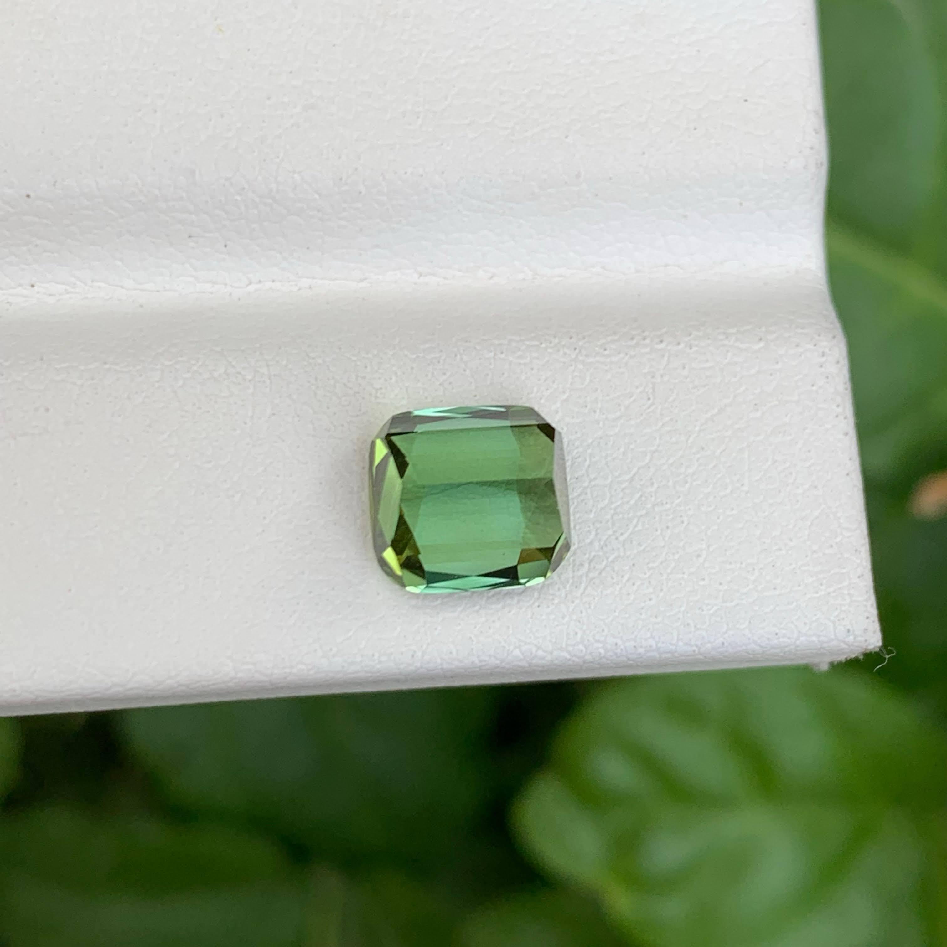 2,80 carati di tormalina verde chiaro naturale sfusa con taglio a cuscino Gemma afgana in vendita 5