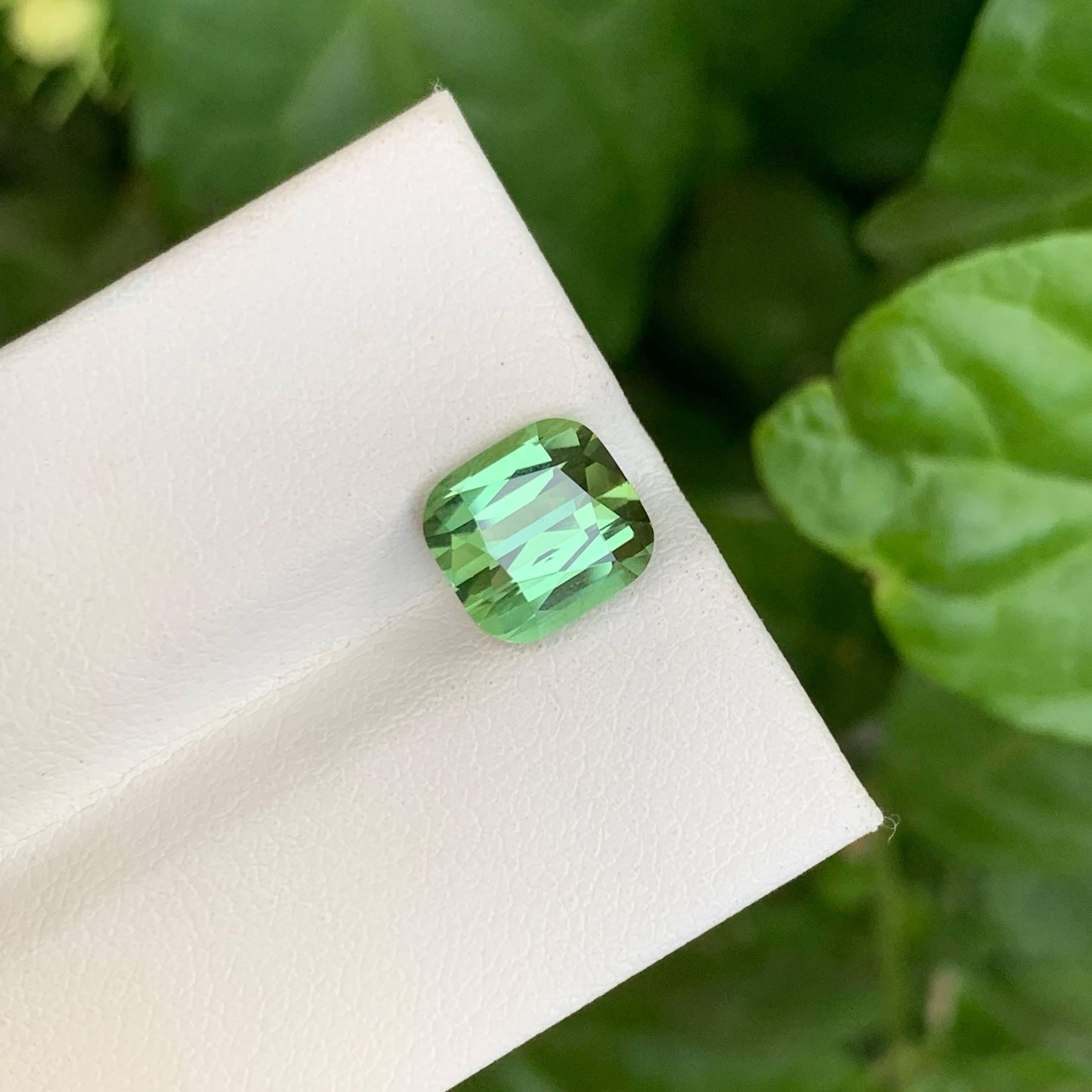 2,80 carati di tormalina verde chiaro naturale sfusa con taglio a cuscino Gemma afgana In condizioni Nuovo in vendita a Bangkok, TH