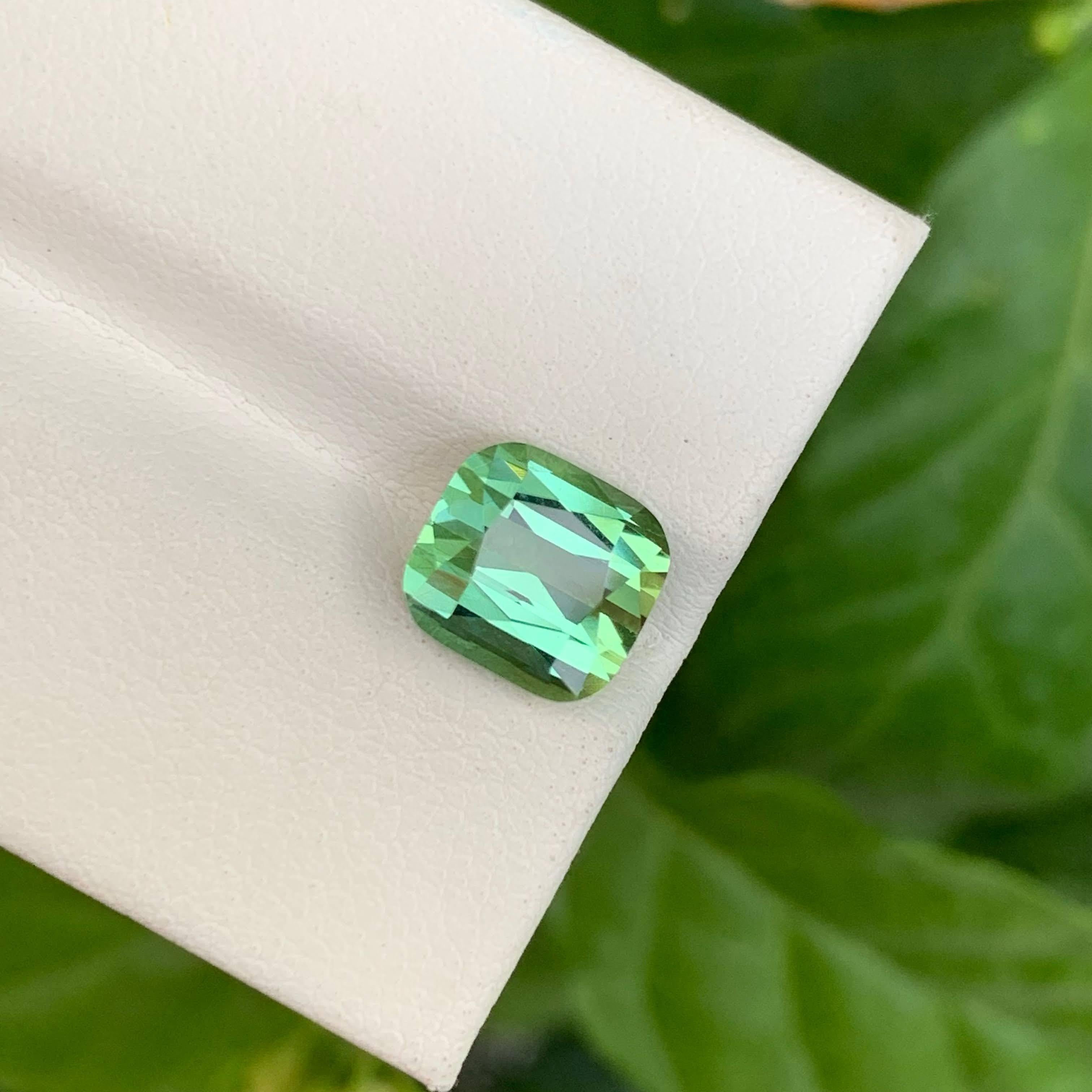 da uomo o donna 2,80 carati di tormalina verde chiaro naturale sfusa con taglio a cuscino Gemma afgana in vendita