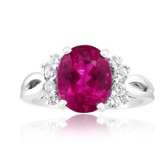 Anillo de Turmalina Rosa y Diamante talla oval de 2,80 quilates en Oro Blanco de 18 quilates