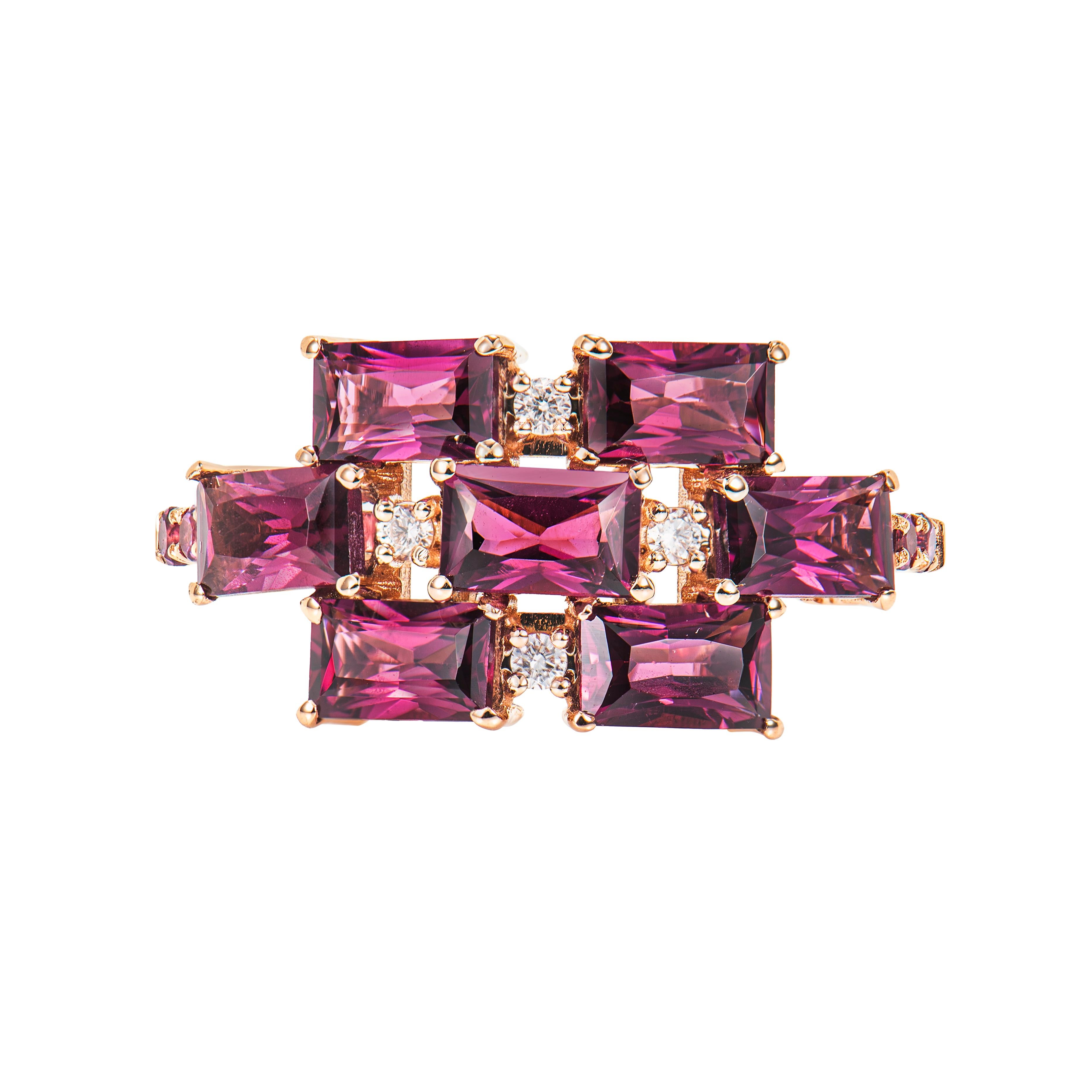 Contemporary 2.80 Carat Rhodolite Fancy Ring in 18Karat Rose Gold with White Diamond.   For Sale