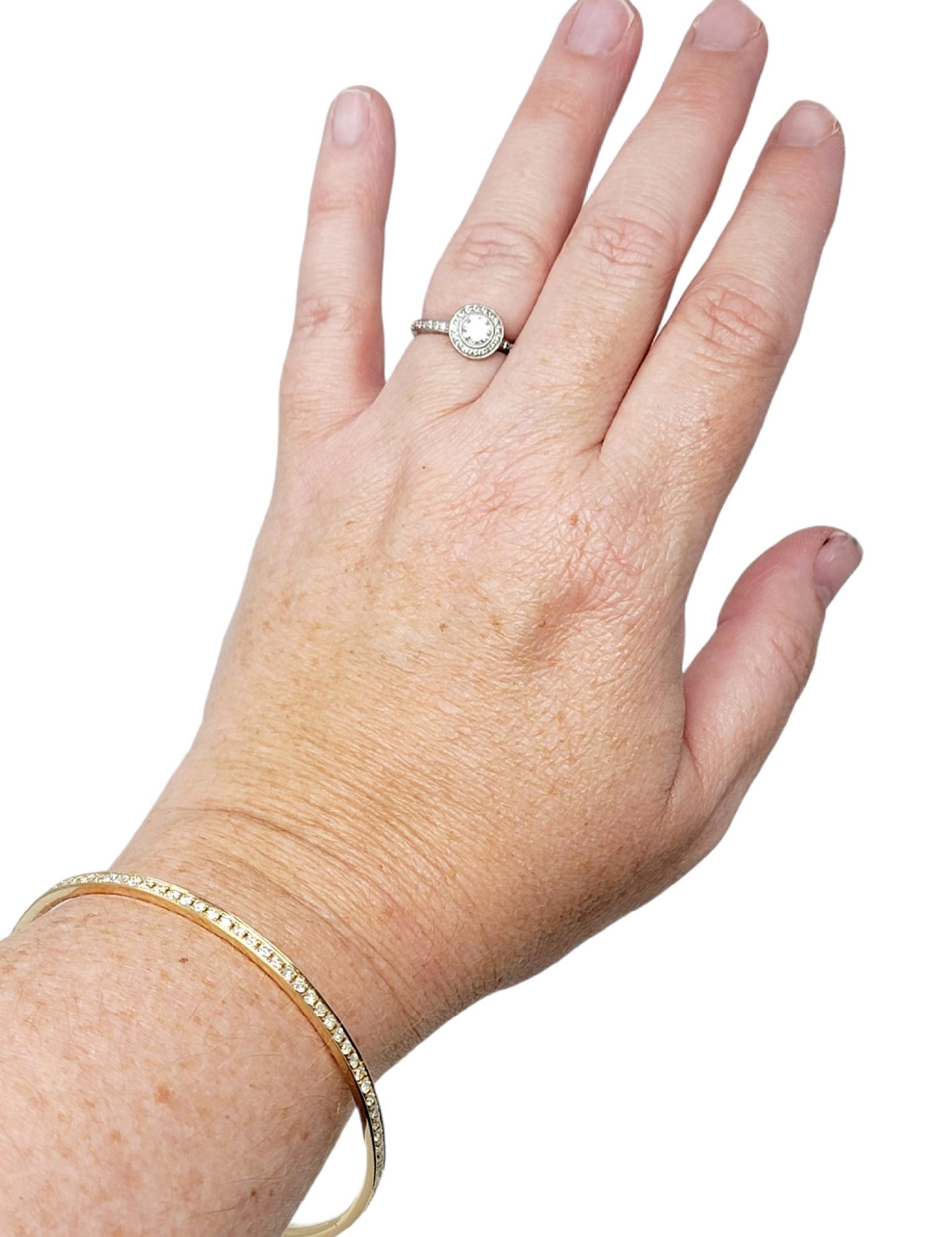 Bracelet jonc d'éternité en or jaune 14 carats avec diamants brillants ronds de 2,80 carats Bon état - En vente à Scottsdale, AZ