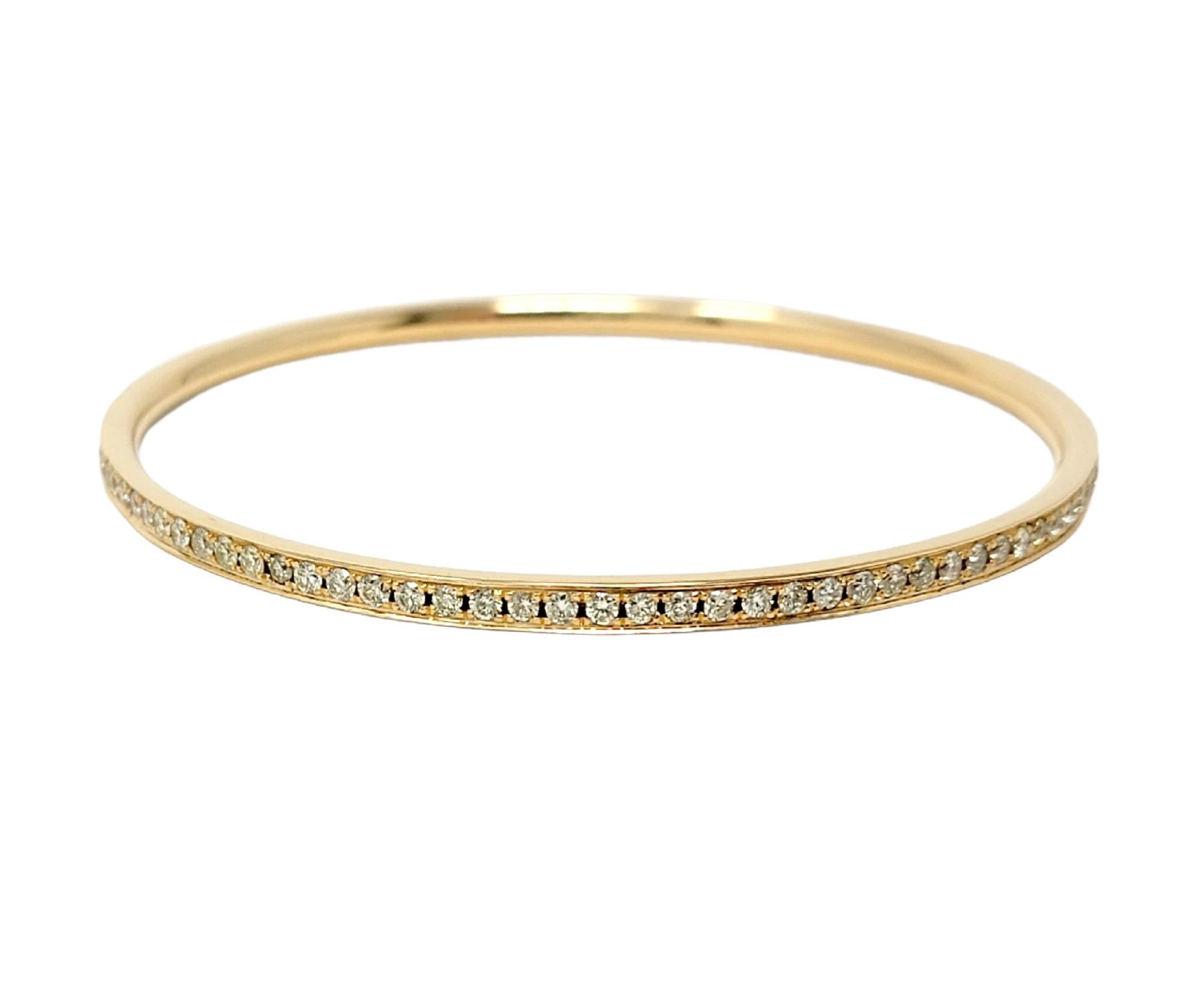 Bracelet jonc d'éternité en or jaune 14 carats avec diamants brillants ronds de 2,80 carats en vente 1