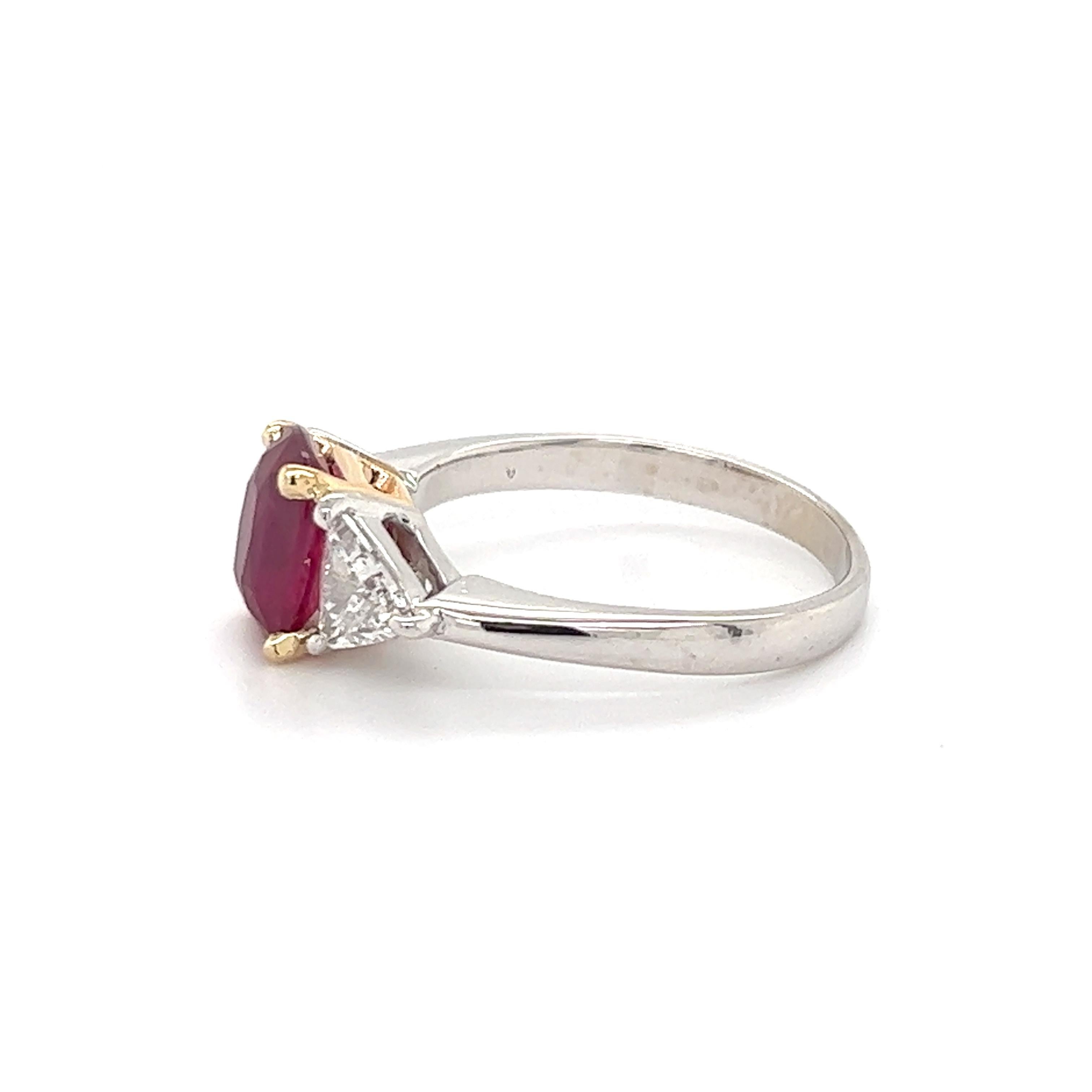 Women's 2.80 Carat Ruby GIA and Trillion Diamond 3-Stone Gold Ring Estate Fine Jewelry For Sale