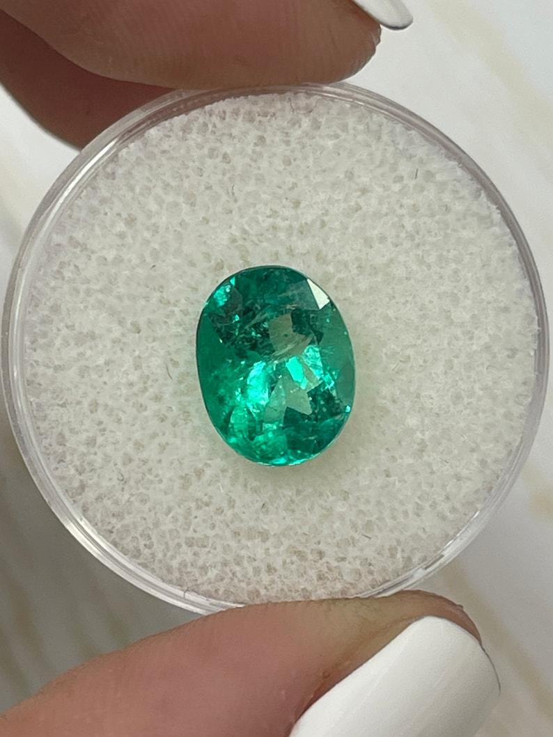 2,80 carati di smeraldo colombiano verde bluastro taglio ovale - Gemma di maggio In condizioni Nuovo in vendita a Jupiter, FL