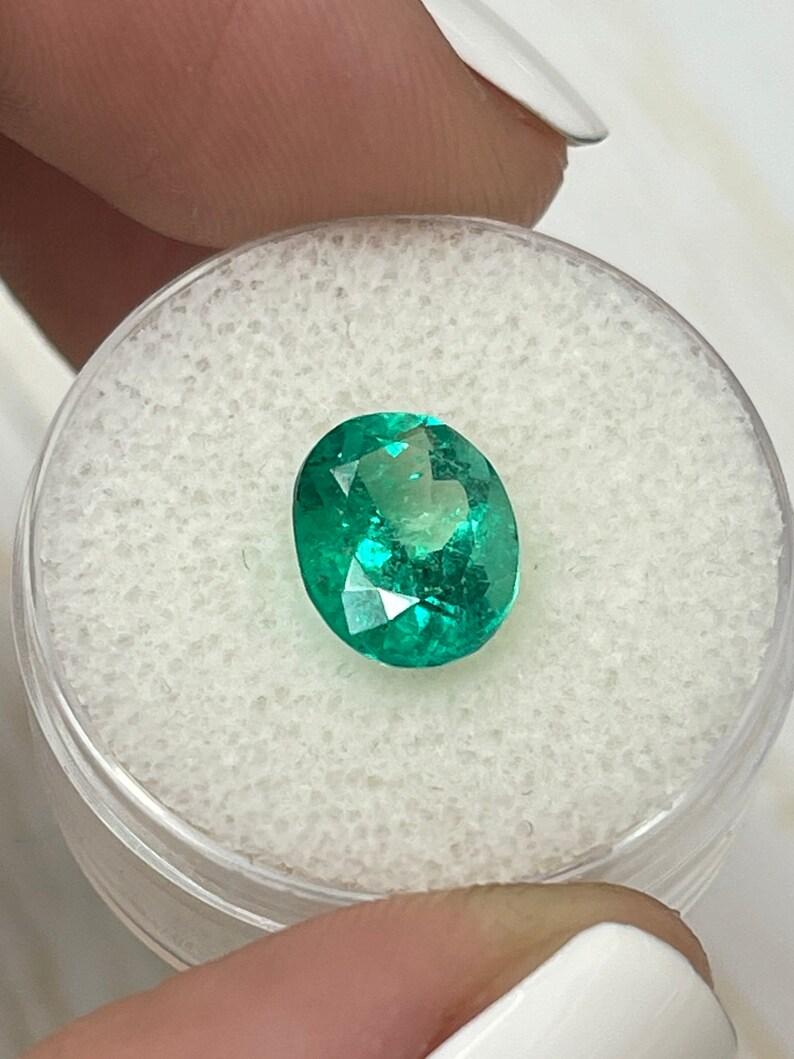 da uomo o donna 2,80 carati di smeraldo colombiano verde bluastro taglio ovale - Gemma di maggio in vendita