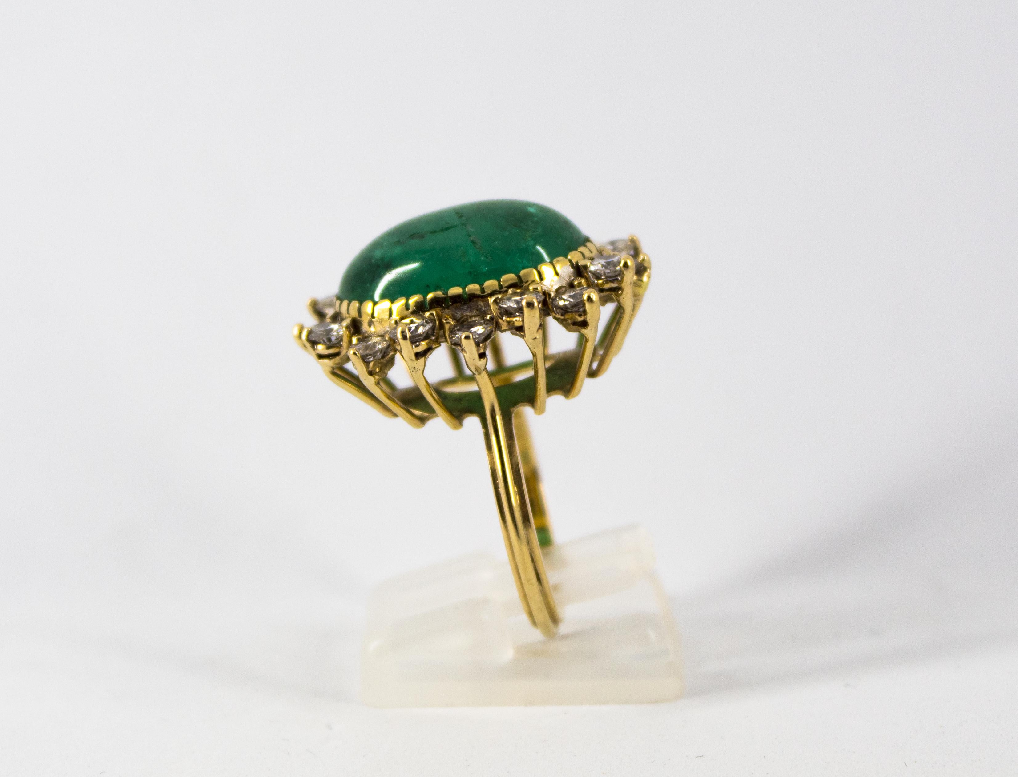 2.80 Carat White Diamond 16.00 Carat Zambia Emerald Yellow Gold Cocktail Ring In New Condition In Naples, IT