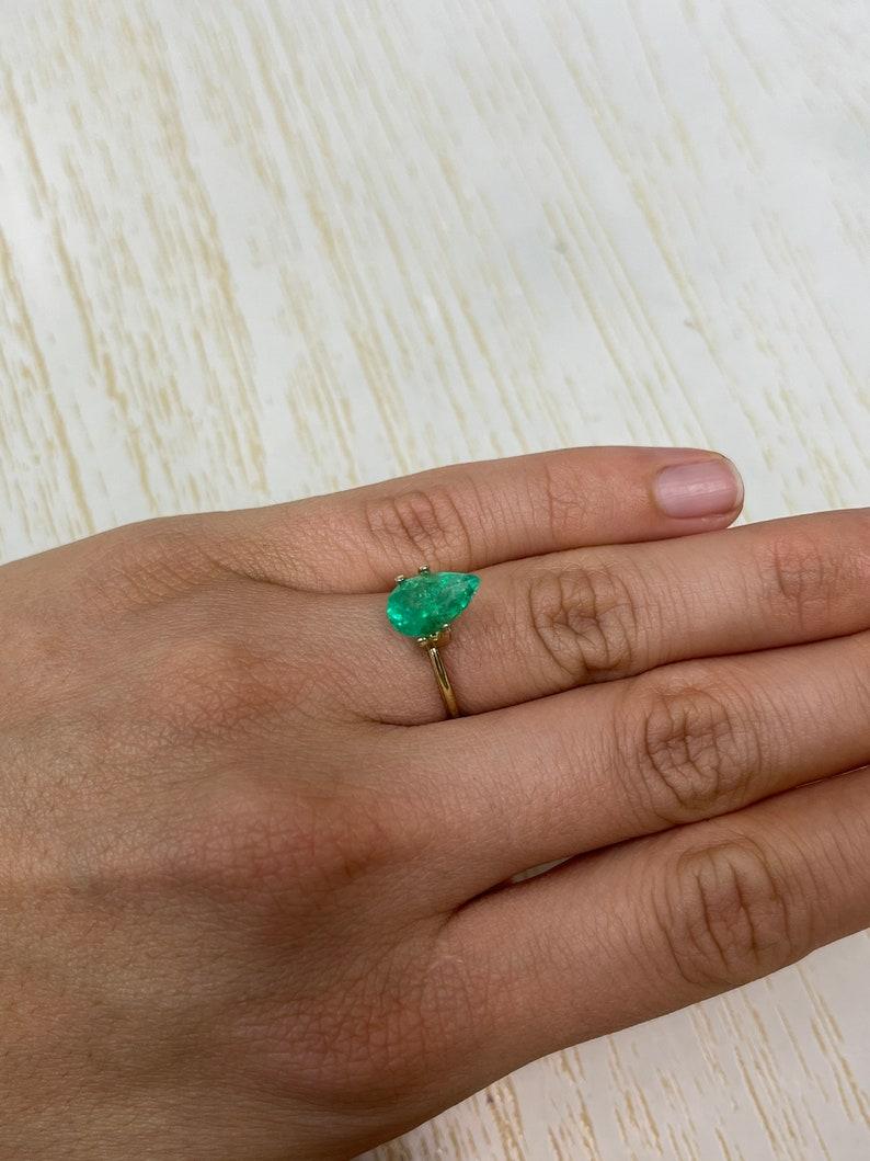 2,80 Karat gelblich grüner kolumbianischer Smaragd - Birnenschliff Teardrop Loser Smaragd im Angebot 2