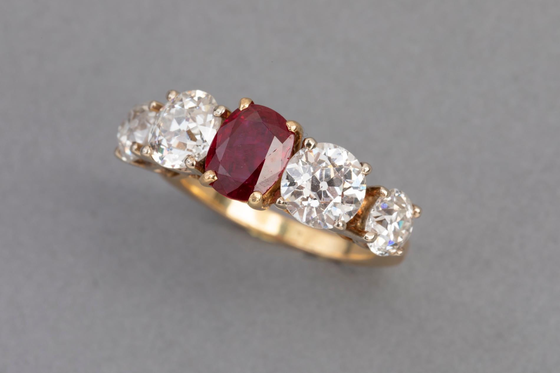 2.80 Carat Diamonds and 1.20 Carat Ruby French Band Ring For Sale 2
