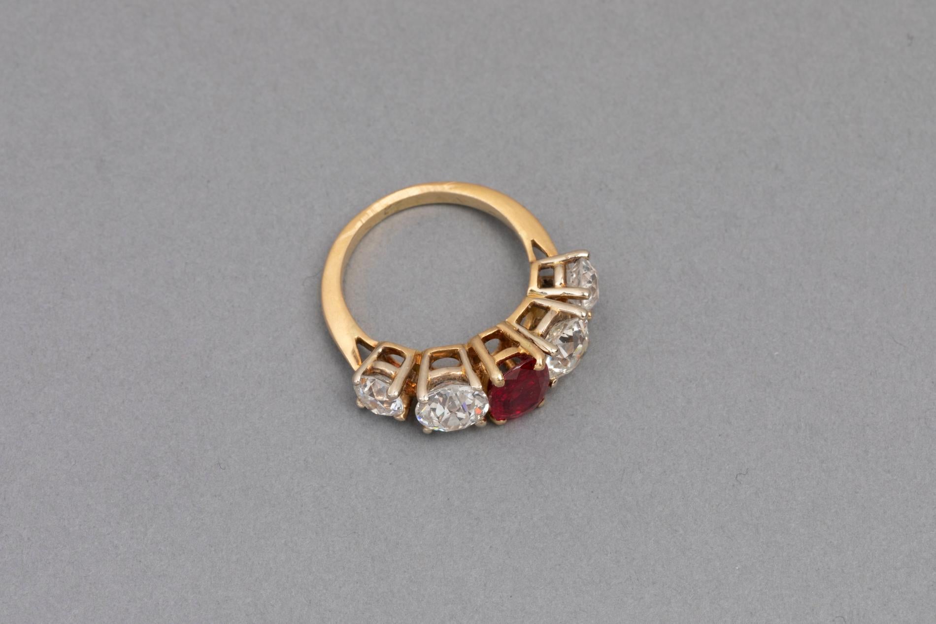 2.80 Carat Diamonds and 1.20 Carat Ruby French Band Ring For Sale 5