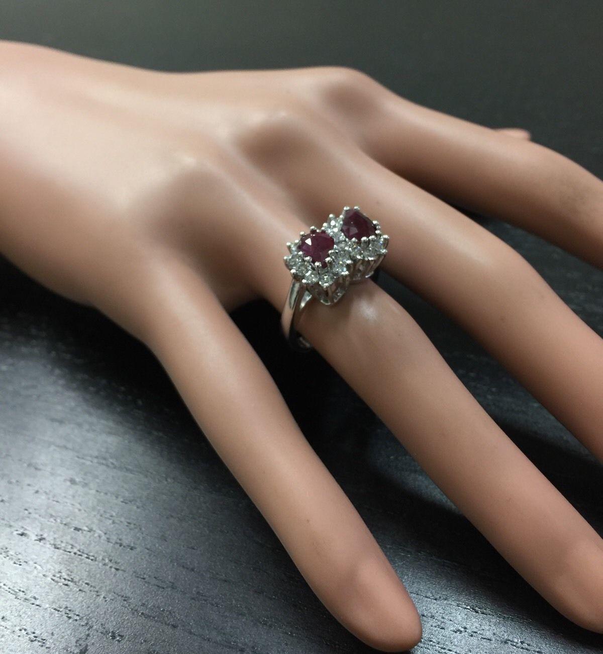 2,80 Karat wunderschöner natürlicher Rubin und Diamant 14 Karat massiver Weißgold Ring Damen im Angebot