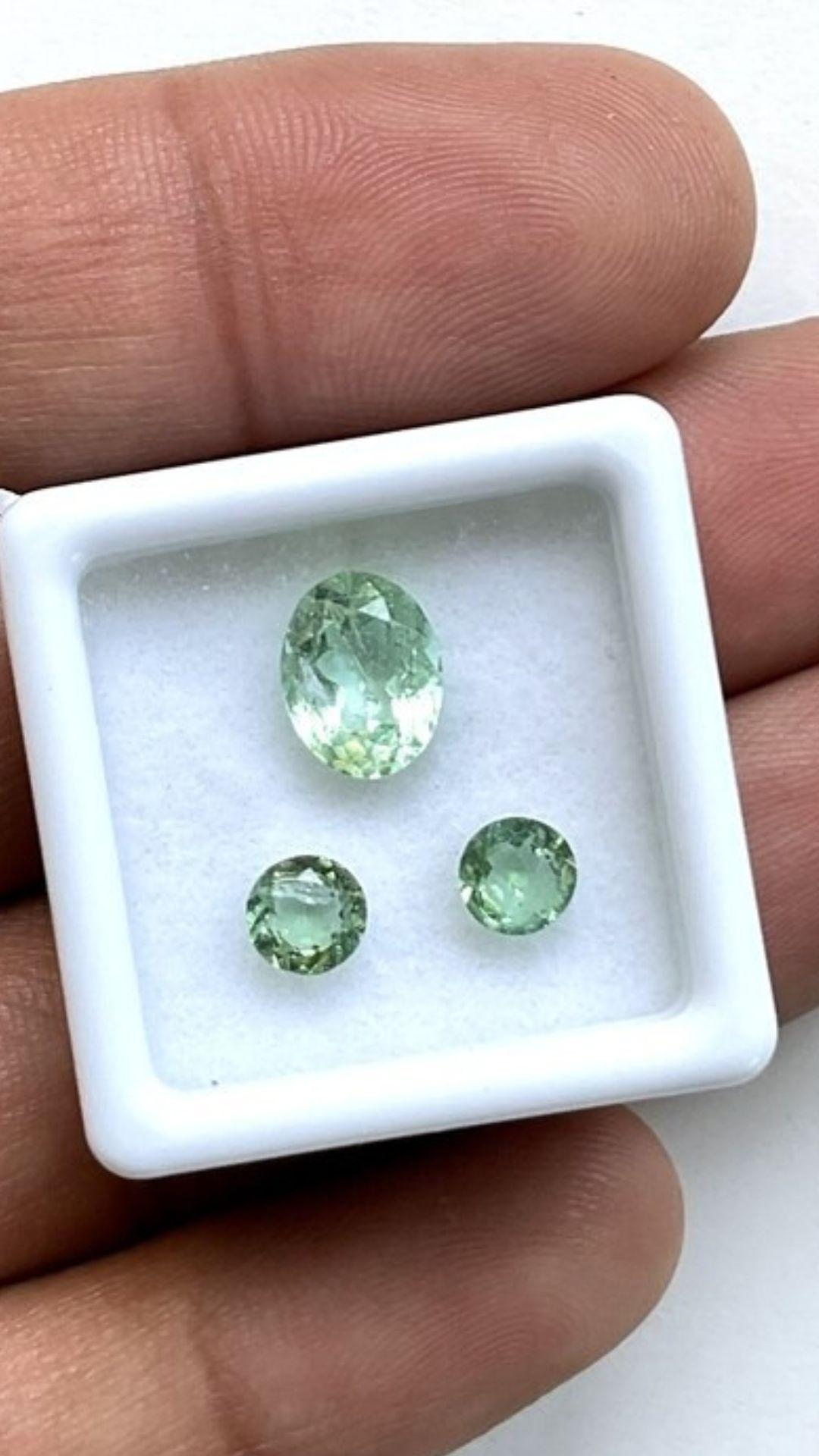 2.80 Carats Green Tourmaline Match Pair, Green Tourmaline Round and Oval Gems In New Condition For Sale In Jaipur, RJ