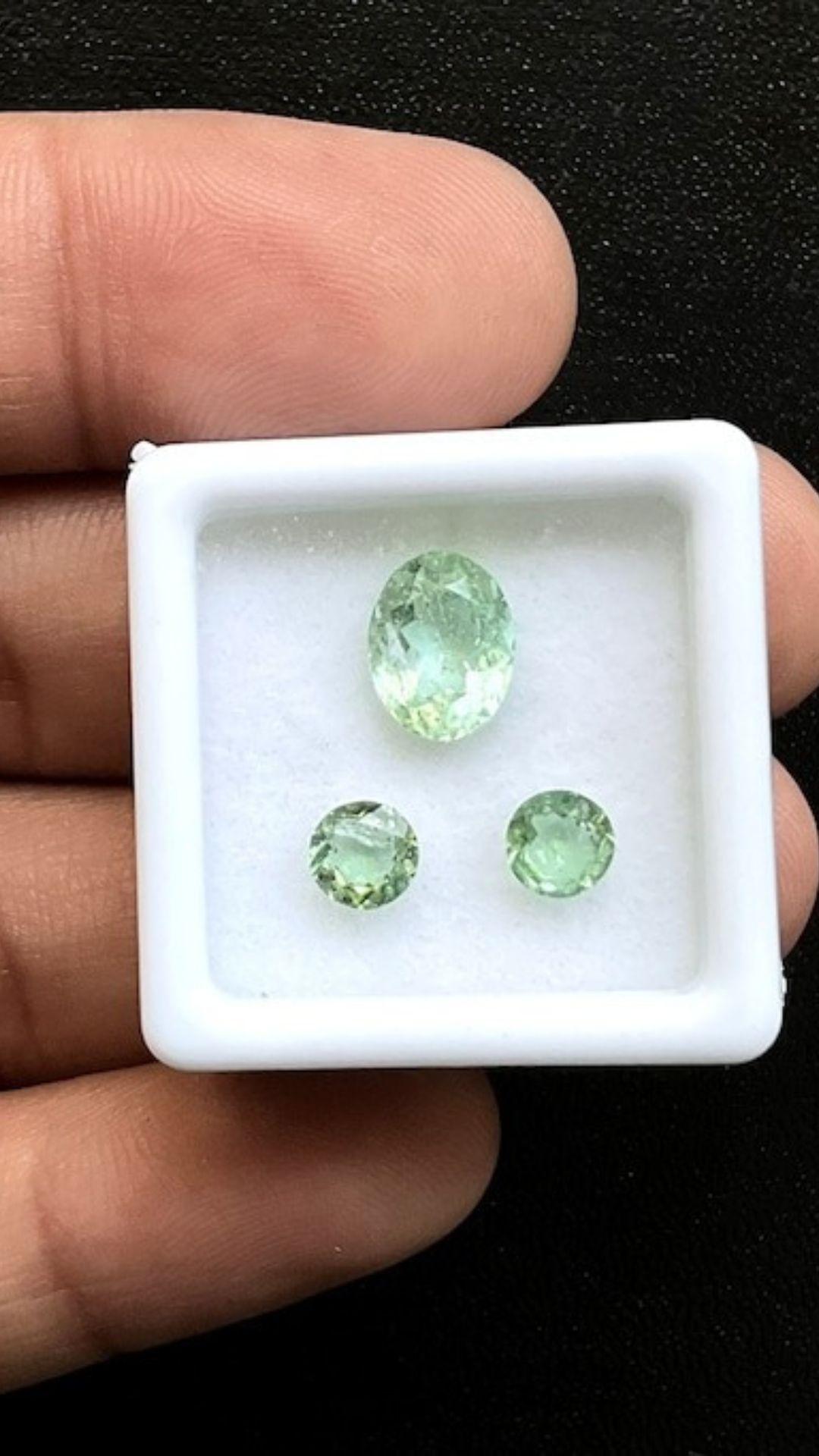 Women's or Men's 2.80 Carats Green Tourmaline Match Pair, Green Tourmaline Round and Oval Gems For Sale
