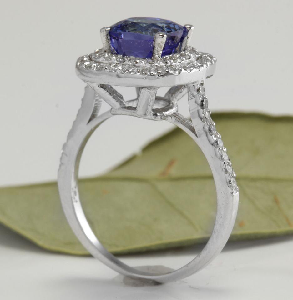 2.80 Carat Natural AAA+ Tanzanite and Diamond 14 Karat Solid White Gold Ring For Sale 1