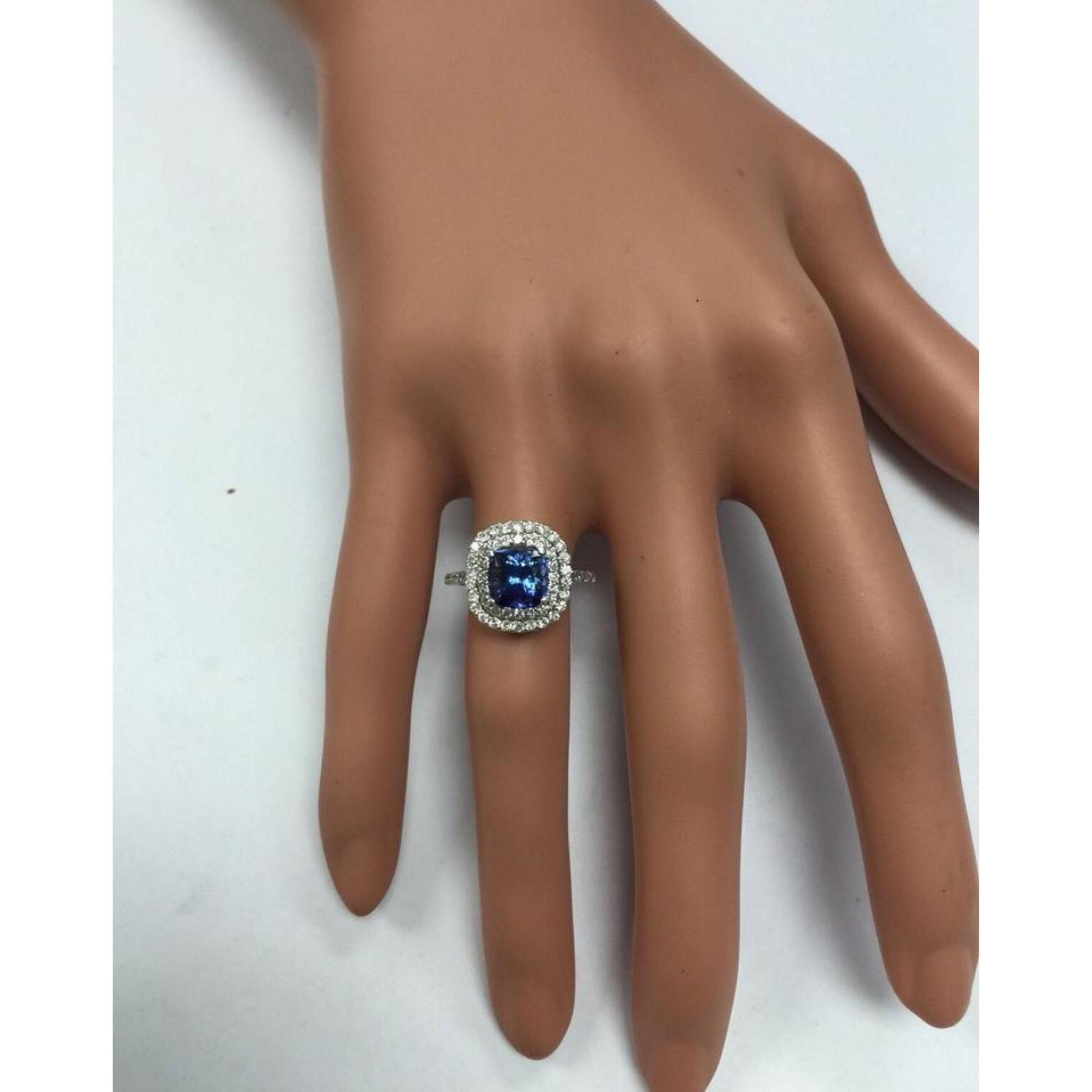2.80 Carat Natural AAA+ Tanzanite and Diamond 14 Karat Solid White Gold Ring For Sale 3