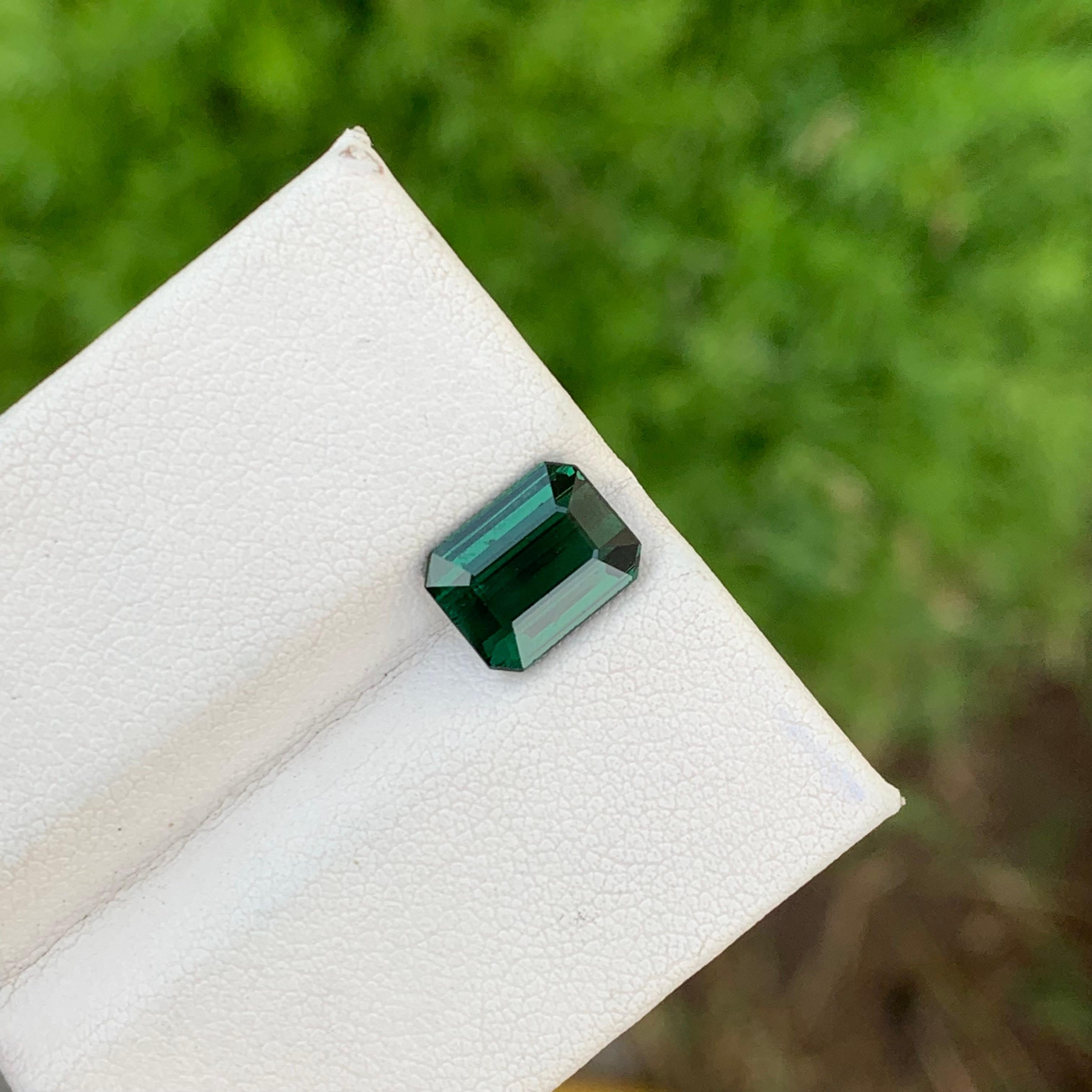 2.80 Carats Natural Loose Dark Green Chrome Tourmaline Emerald Shape In New Condition For Sale In Peshawar, PK