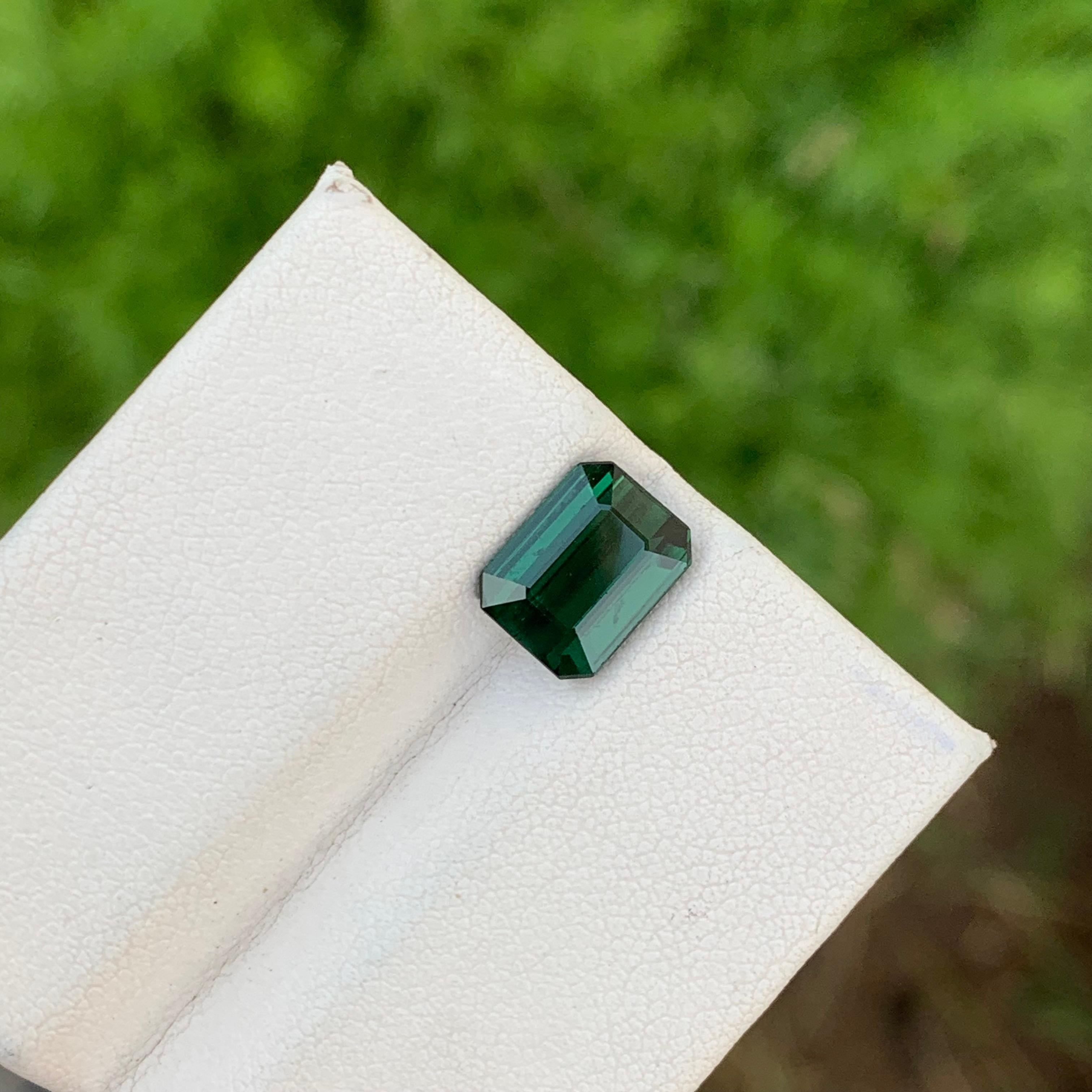 Women's or Men's 2.80 Carats Natural Loose Dark Green Chrome Tourmaline Emerald Shape For Sale