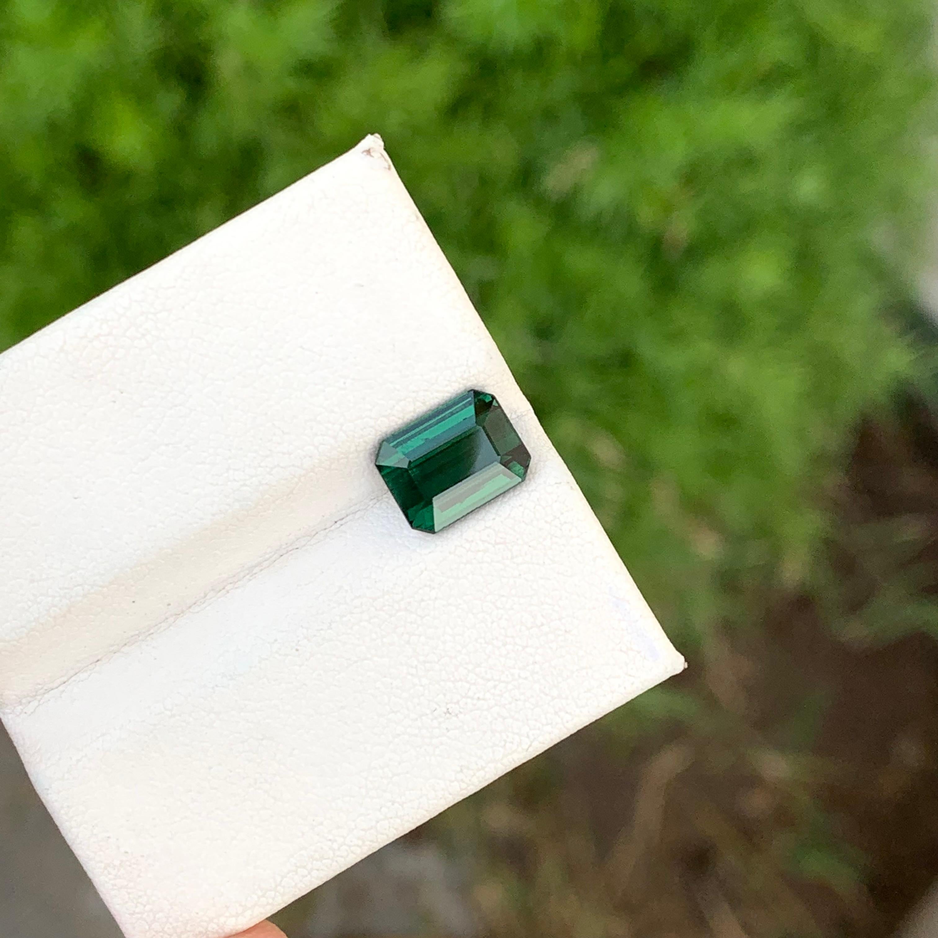2.80 Carats Natural Loose Dark Green Chrome Tourmaline Emerald Shape en vente 3