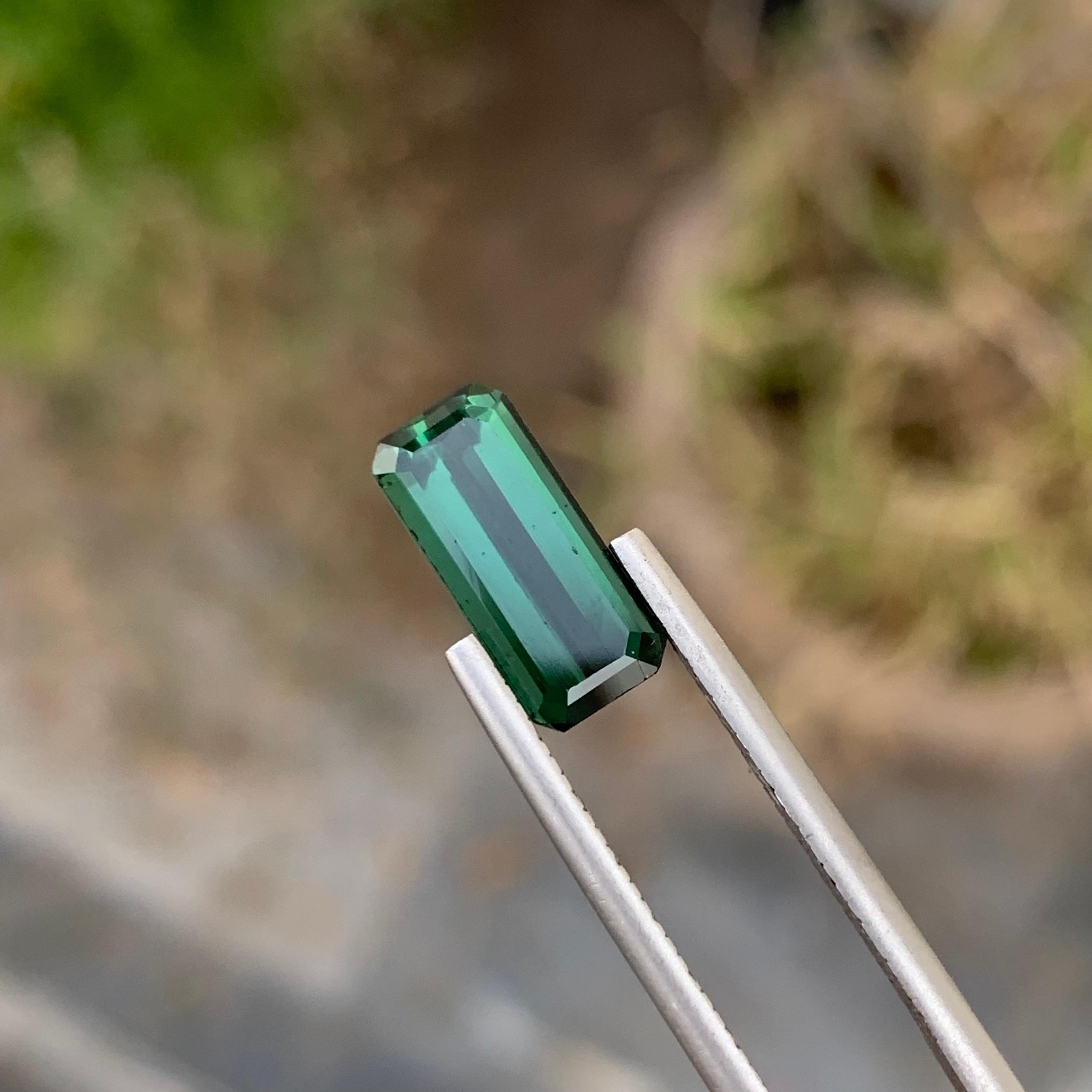 2,80 Karat natürlicher loser grüner Turmalin in Smaragdform in Smaragdform im Angebot 3