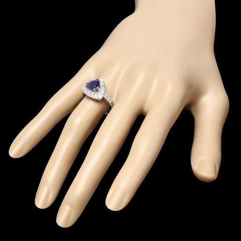 2.80 Carats Natural Tanzanite and Diamond 14K Solid White Gold Ring In New Condition For Sale In Los Angeles, CA