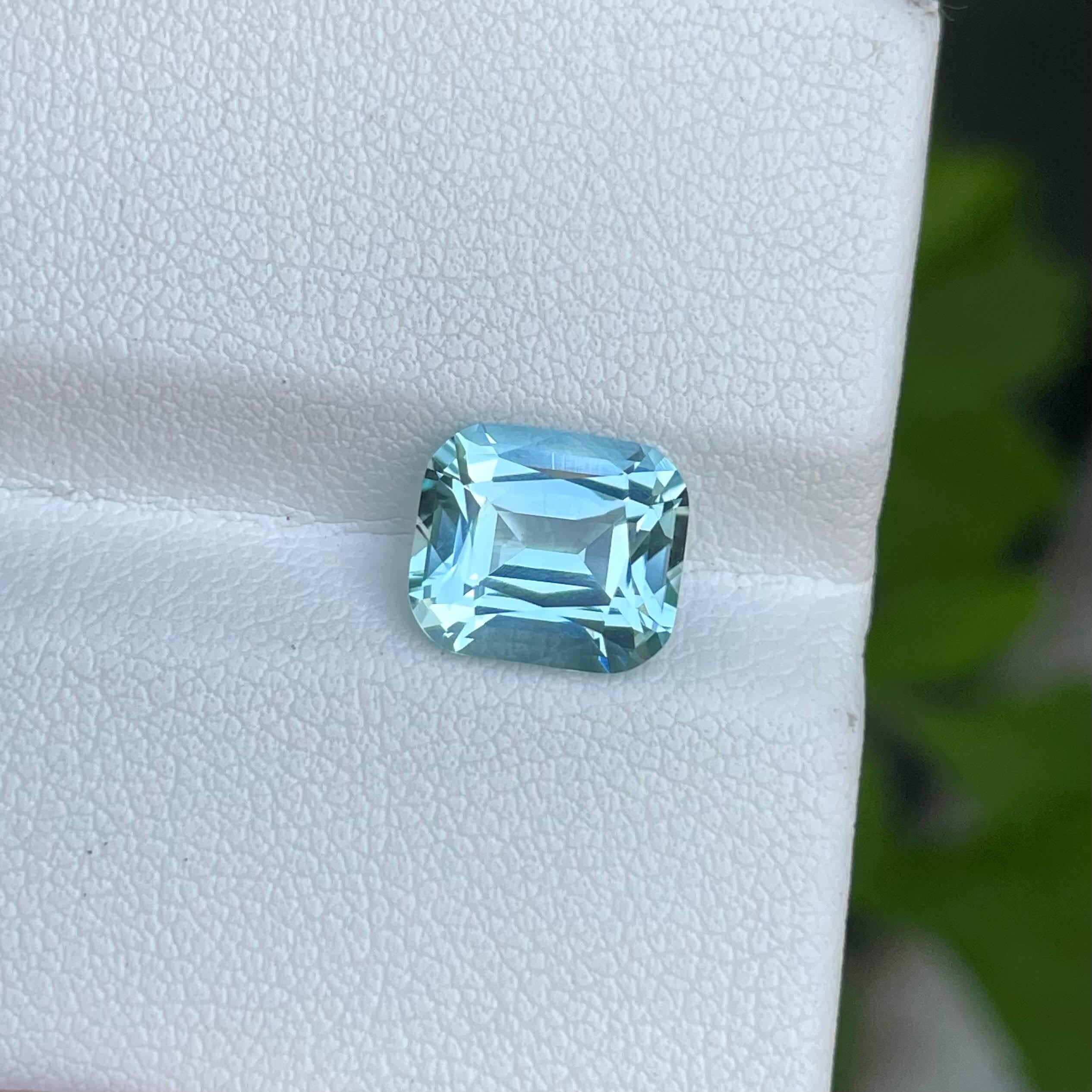 Women's or Men's 2.80 carats Sea Blue Loose Aquamarine Cushion Cut Natural Nigerian Gemstone For Sale