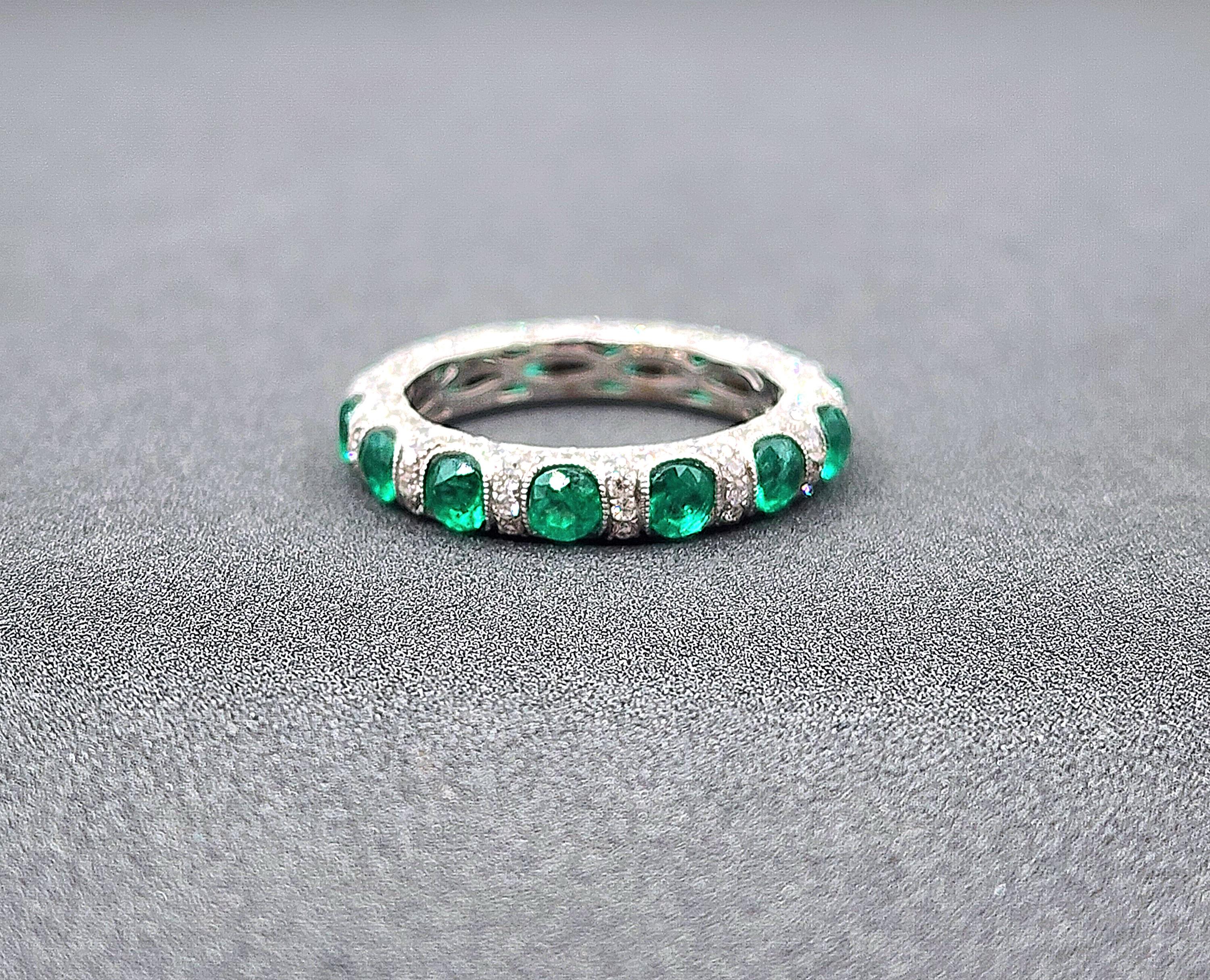 2.80 ct Natural Emerald & Diamond Eternity Band For Sale 3