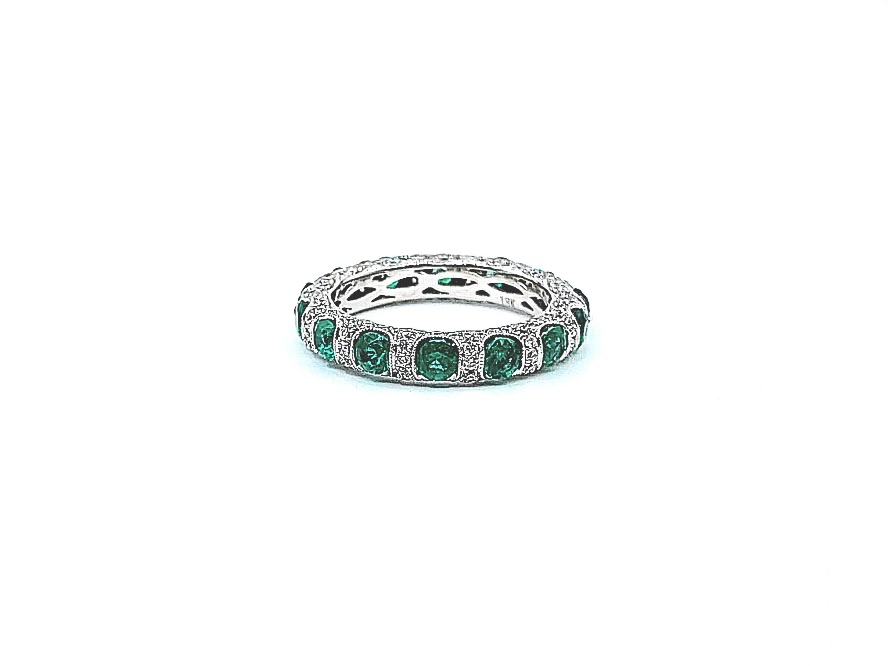 2.80 ct Natural Emerald & Diamond Eternity Band For Sale 4