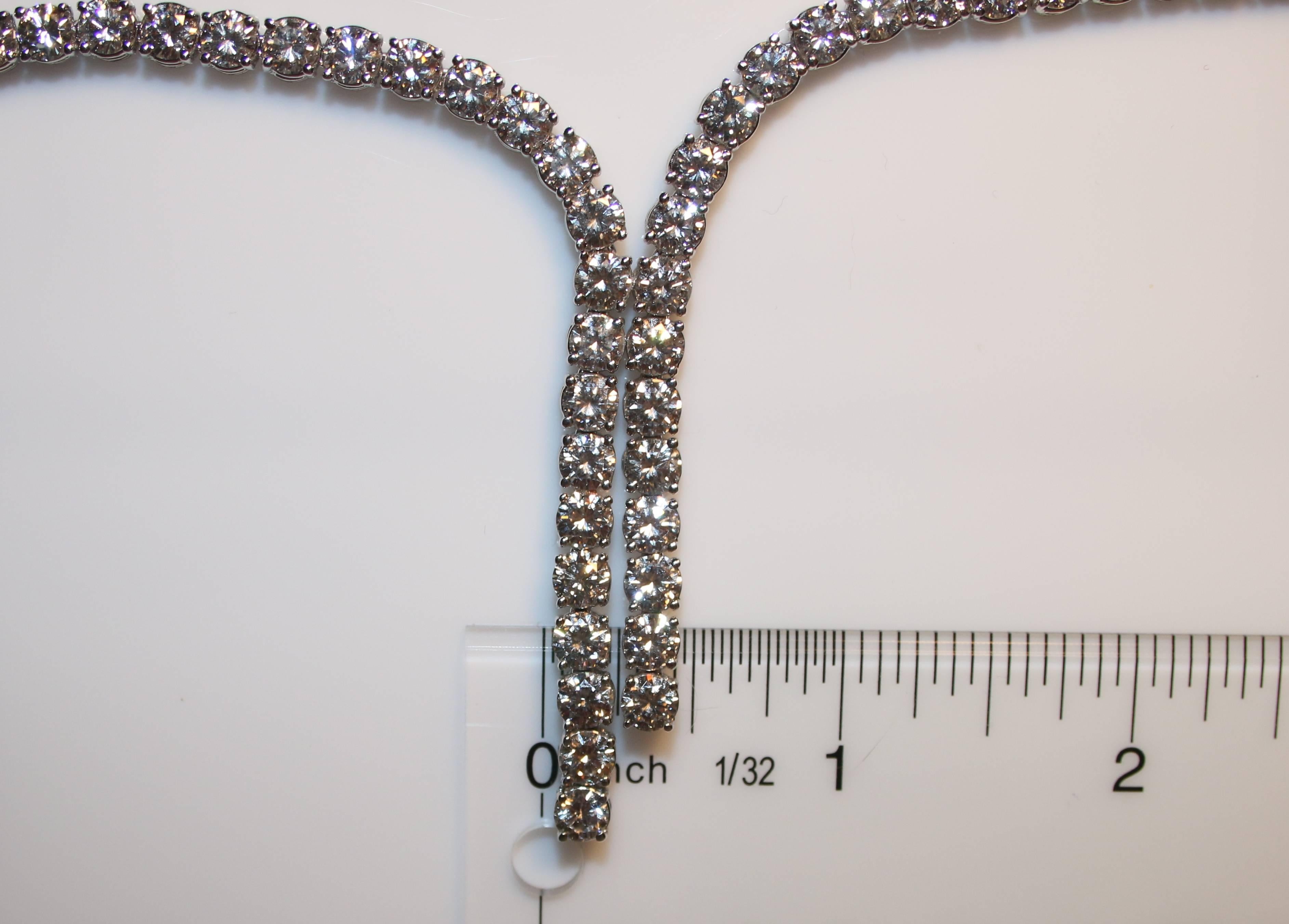 28.00 Carat E/F VS Diamond Gold Tennis Necklace with Gradual Split In New Condition For Sale In New York, NY