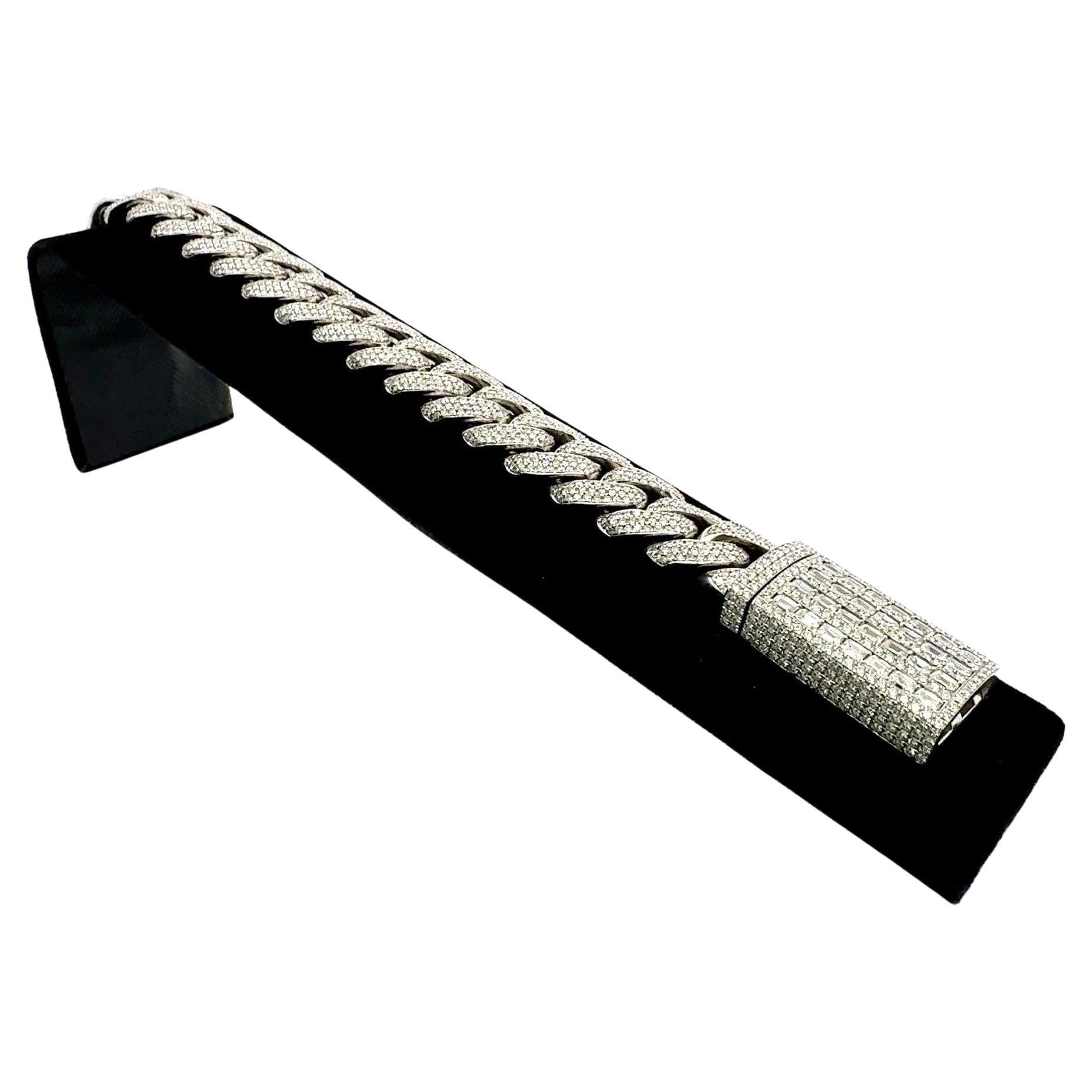 28.00 Carat Round Brilliant and Emerald Cut Diamond Platinum Link Bracelet