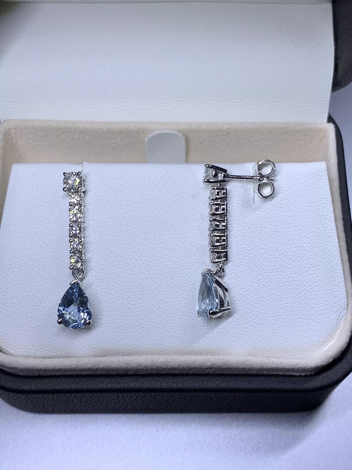 da uomo o donna Orecchini a perno con diamanti e acquamarina da 2,80 ct in oro bianco 18 carati. in vendita