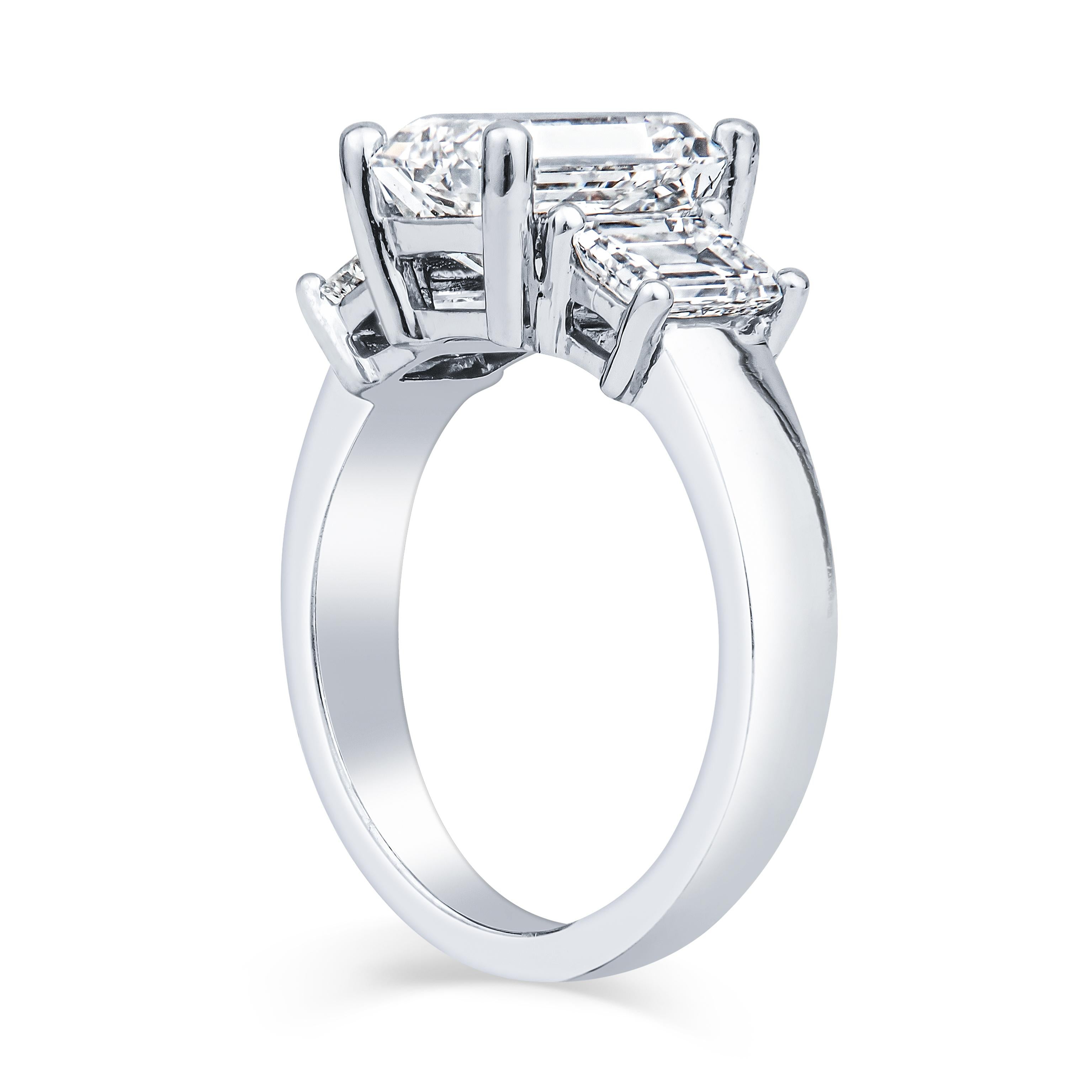 2.80ct Emerald Cut Diamond I VS1, GIA Platinum Engagement Ring 1.20ctw Sides In Excellent Condition In Houston, TX