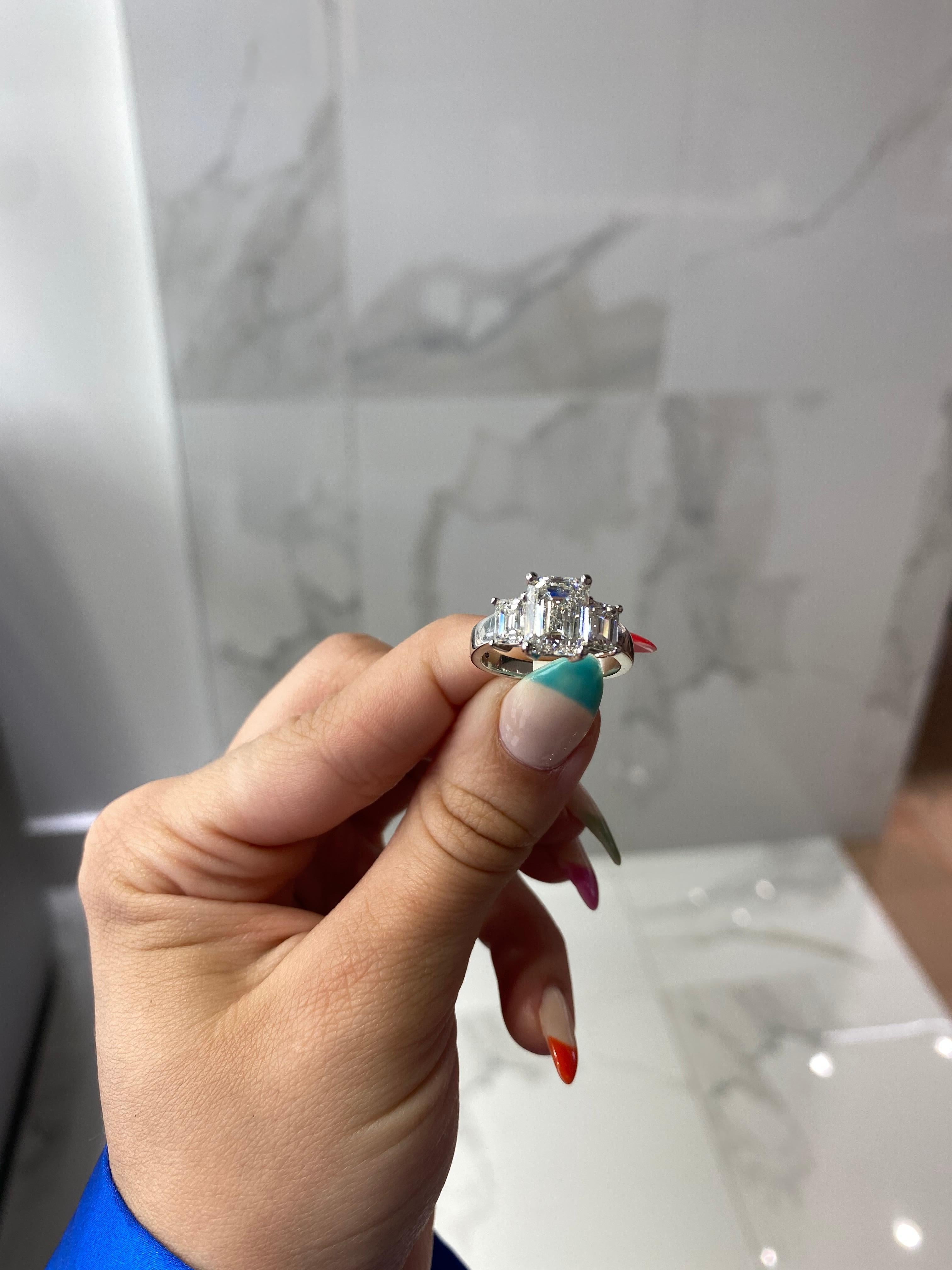 2.80ct Emerald Cut Diamond I VS1, GIA Platinum Engagement Ring 1.20ctw Sides 4