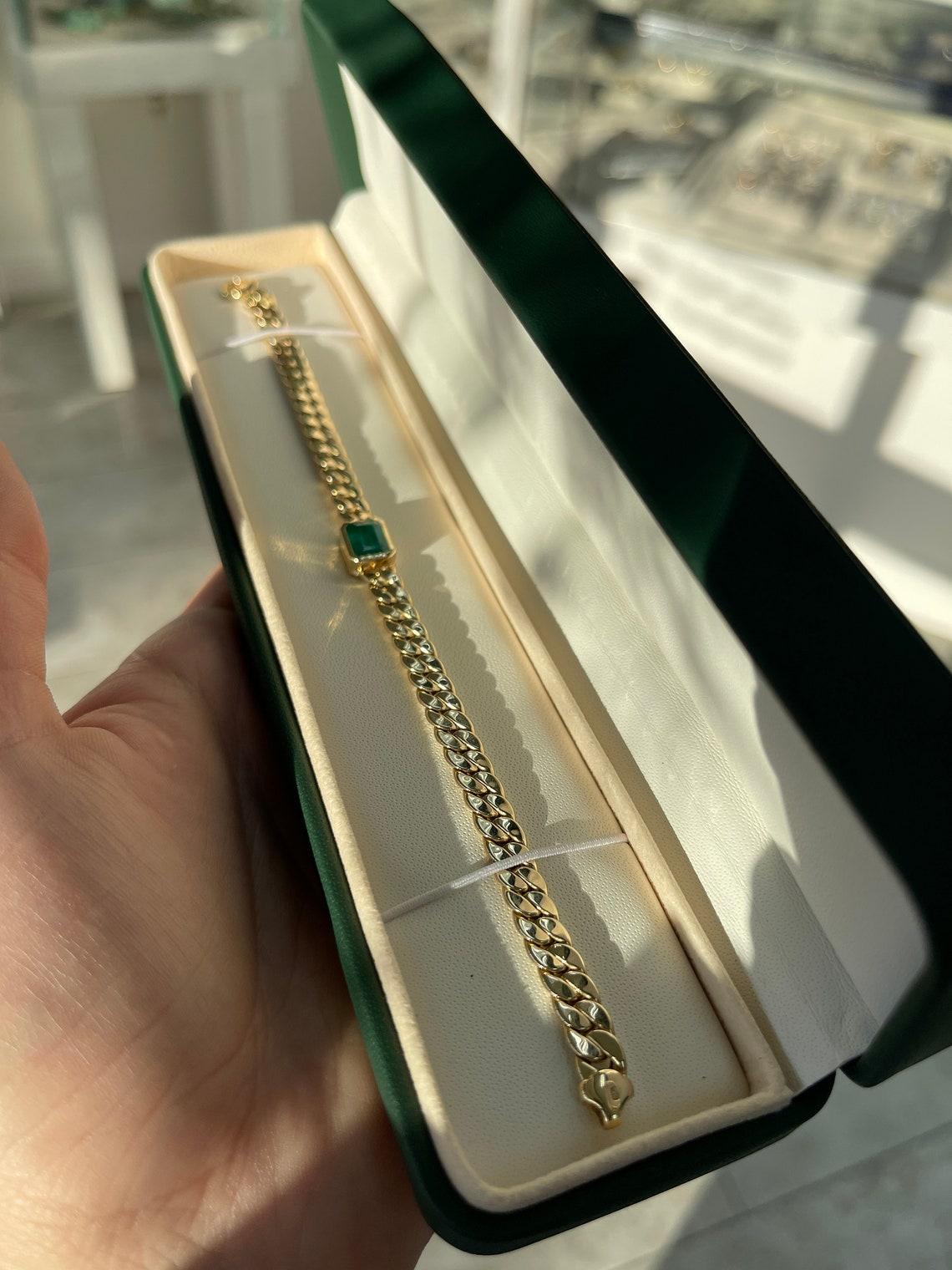 Taille émeraude 2.80ct Emerald Solitaire Bracelet - Or 14K, Men's Curb Link Bezel Set Emerald en vente