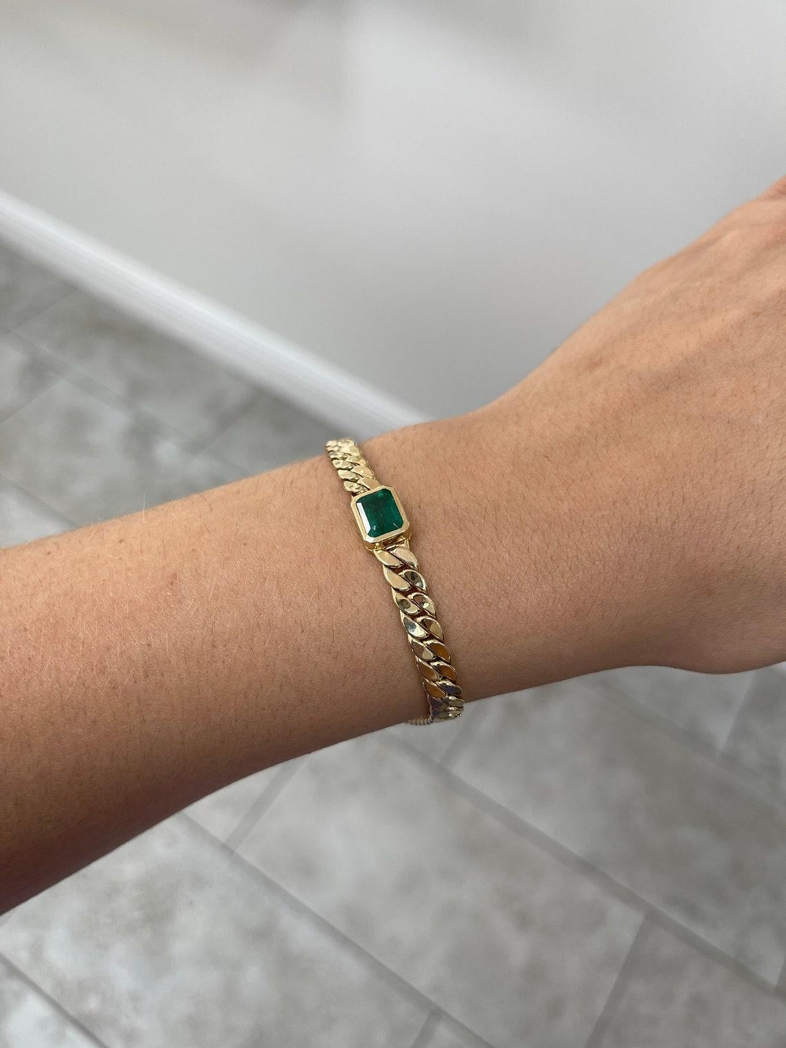 2.80ct Emerald Solitaire Bracelet - Or 14K, Men's Curb Link Bezel Set Emerald en vente 1