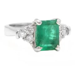 2.80 Carat Natural Emerald and Diamond 14 Karat Solid White Gold Ring