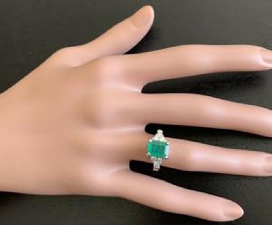 2.80 Carat Natural Emerald and Diamond 14 Karat Solid White Gold Ring For Sale 2