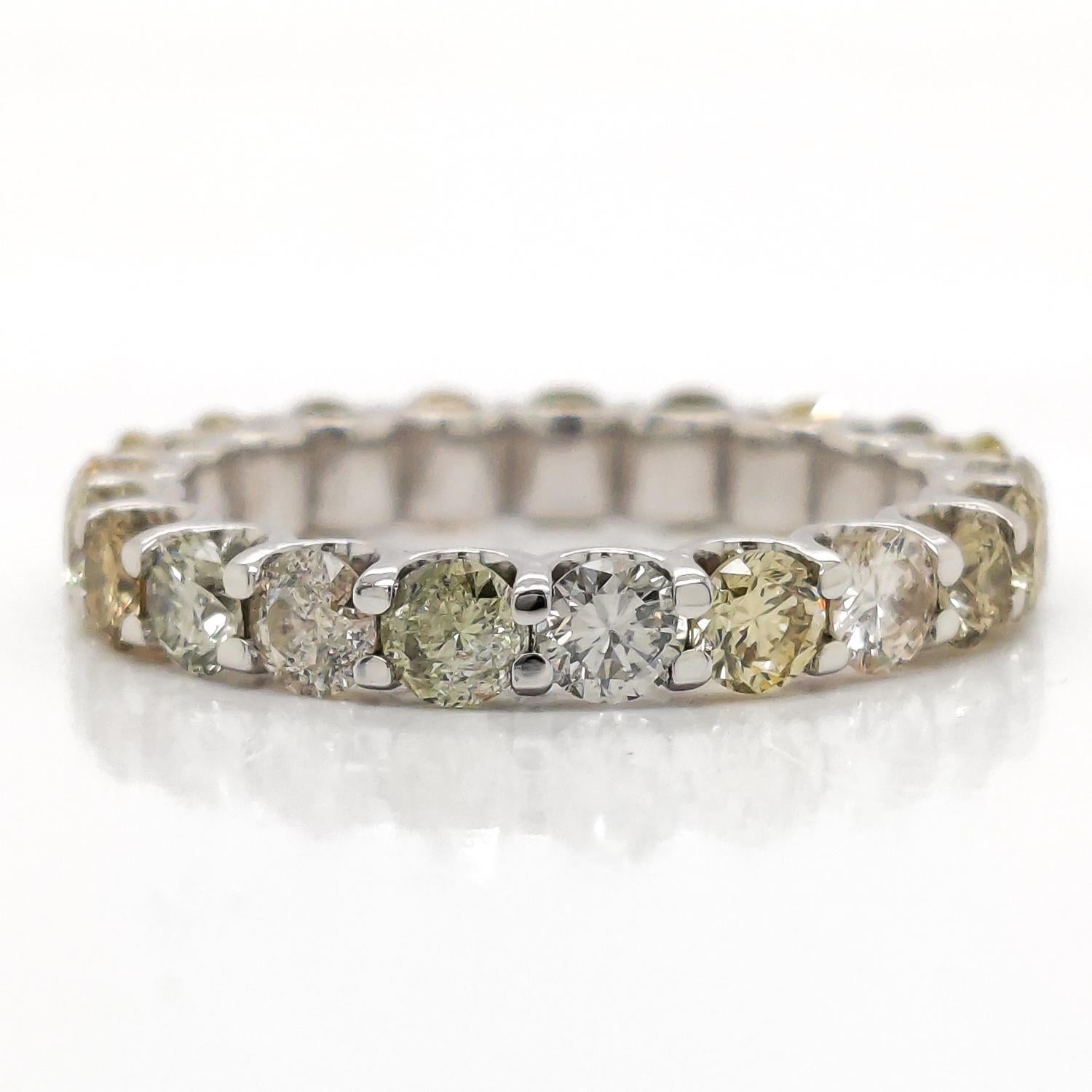 Contemporary ***No Reserve Price*** 2.80ct Natural Fancy Colors Diamond Eternity Ring