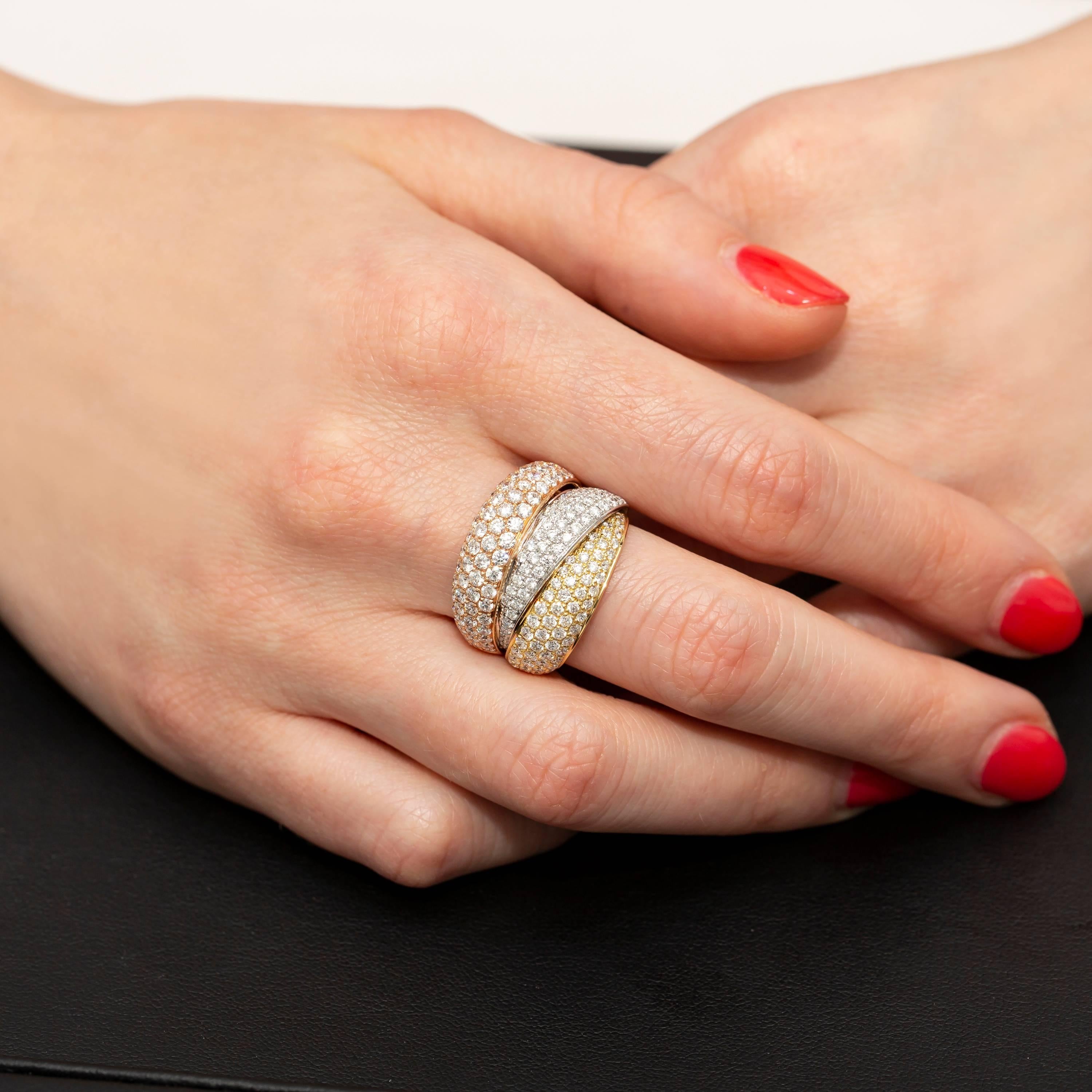 2,80 Karat Runder Diamant Pavé Set 18 Karat 3 Farbe Gold Fancy Modern Cross Over Ring im Angebot 1
