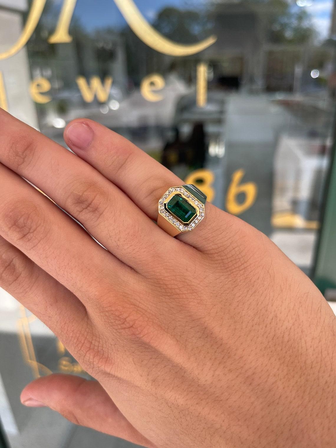 2.80tcw 14K Gold Natürlicher Smaragd-Smaragd-Smaragd-Schliff & Diamant Halo Ring (Moderne) im Angebot