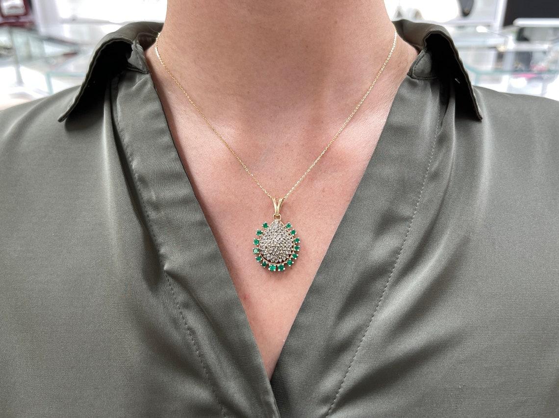 Donna Ciondolo con smeraldo colombiano e diamanti da 2,80tcw in oro giallo 14K Vintage in vendita