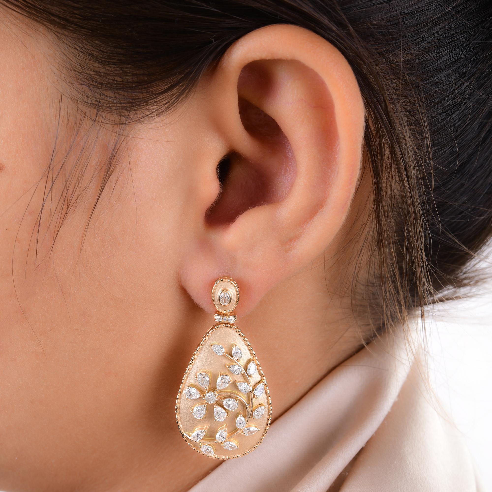 Moderne Boucles d'oreilles poire et diamant rond de 2,81 carats Boucles d'oreilles pendantes en or jaune 14 carats en vente