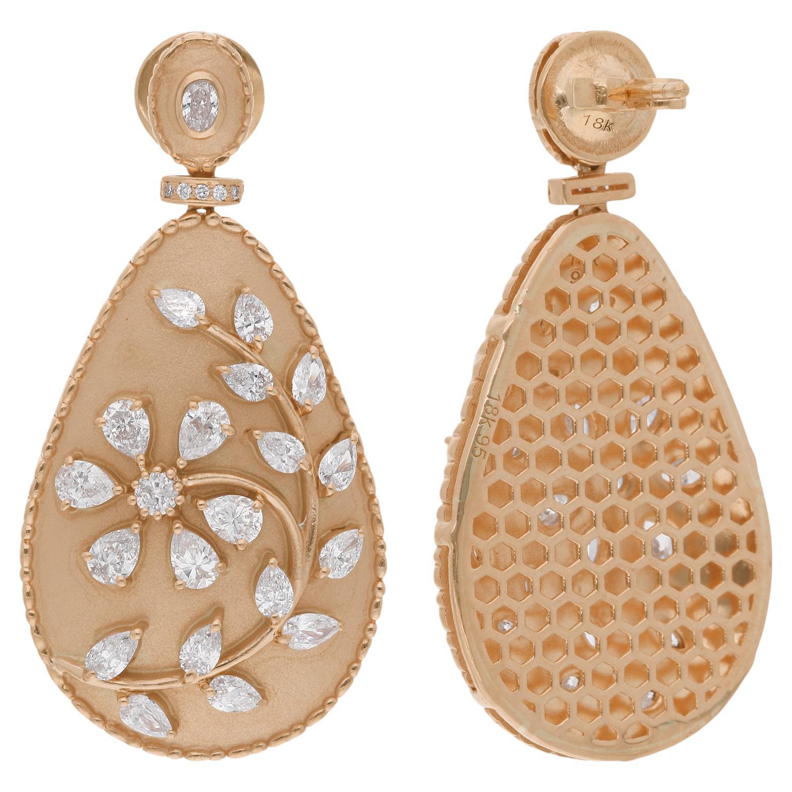 2.81 Carat Pear & Round Diamond Dangle Earrings 14 Karat Yellow Gold Jewelry Corte pera en venta