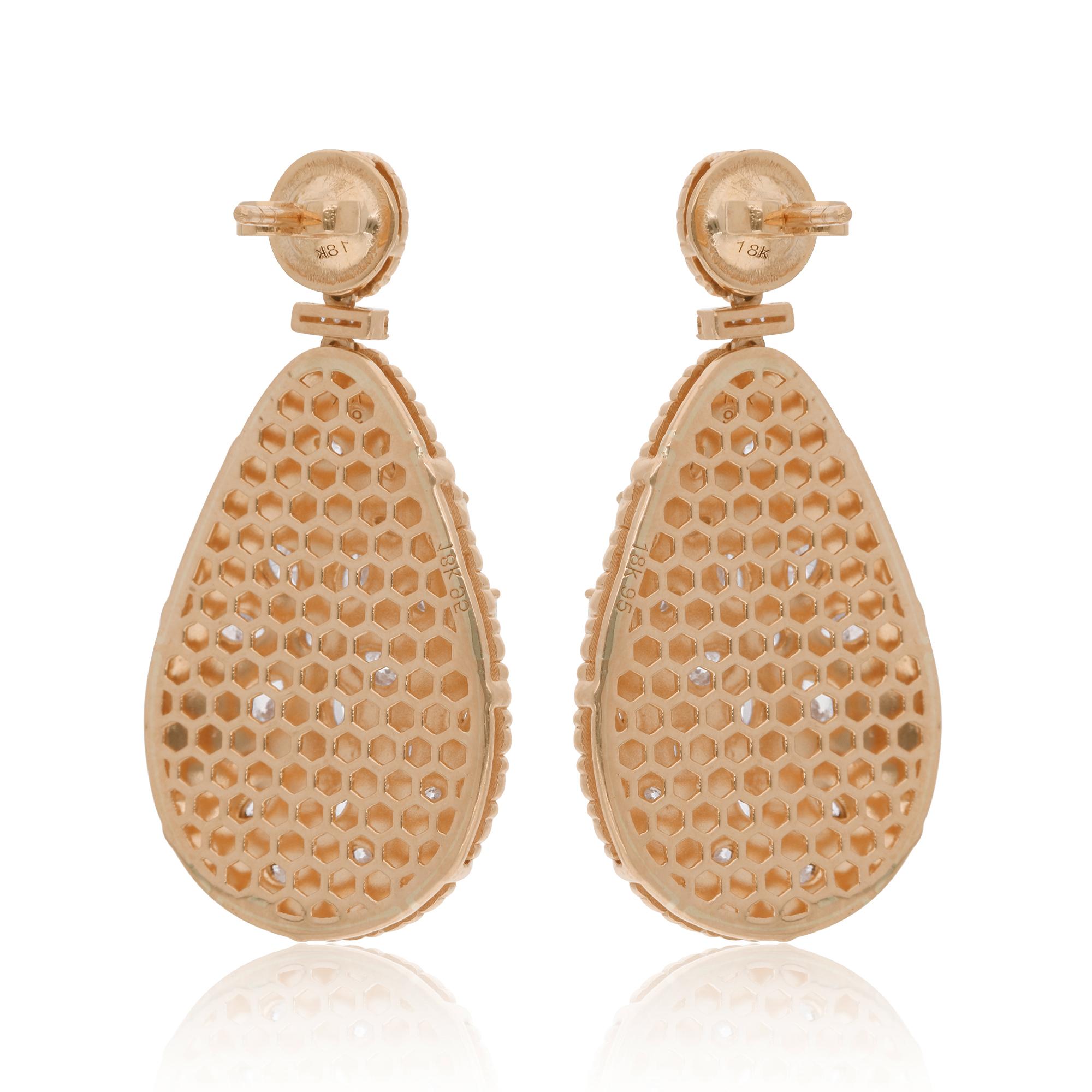 2.81 Carat Pear & Round Diamond Dangle Earrings 14 Karat Yellow Gold Jewelry en Nuevo estado para la venta en Diera, Dubai