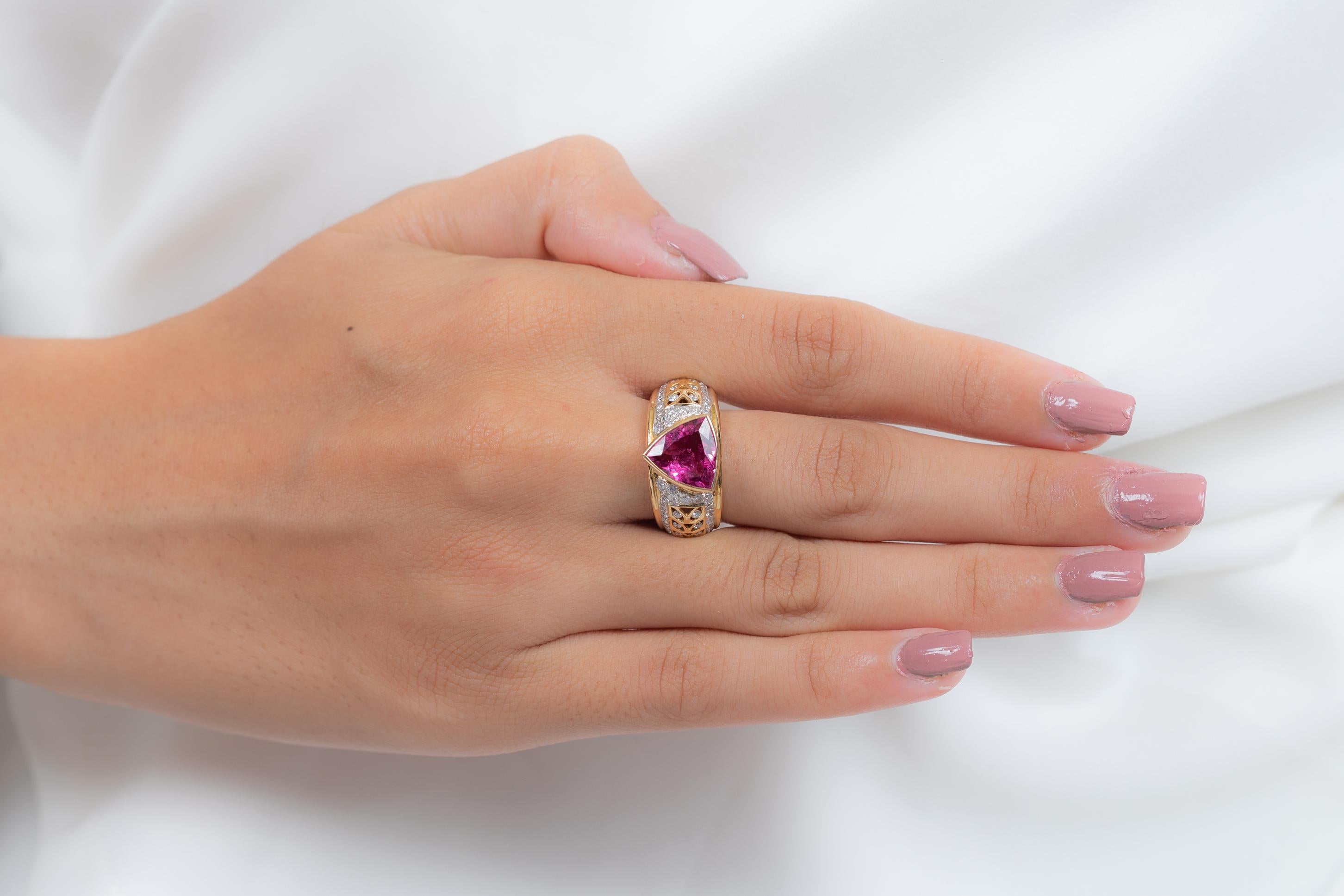 For Sale:  2.81 Carat Trillion cut Ruby Diamond Bridal Ring in 18K Yellow Gold  8