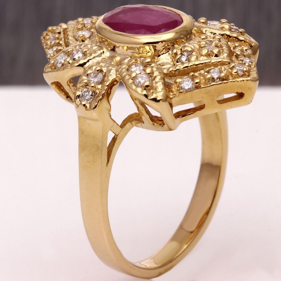 2.81 Carat Impressive Natural Red Ruby and Diamond 14 Karat Yellow Gold Ring In New Condition For Sale In Los Angeles, CA